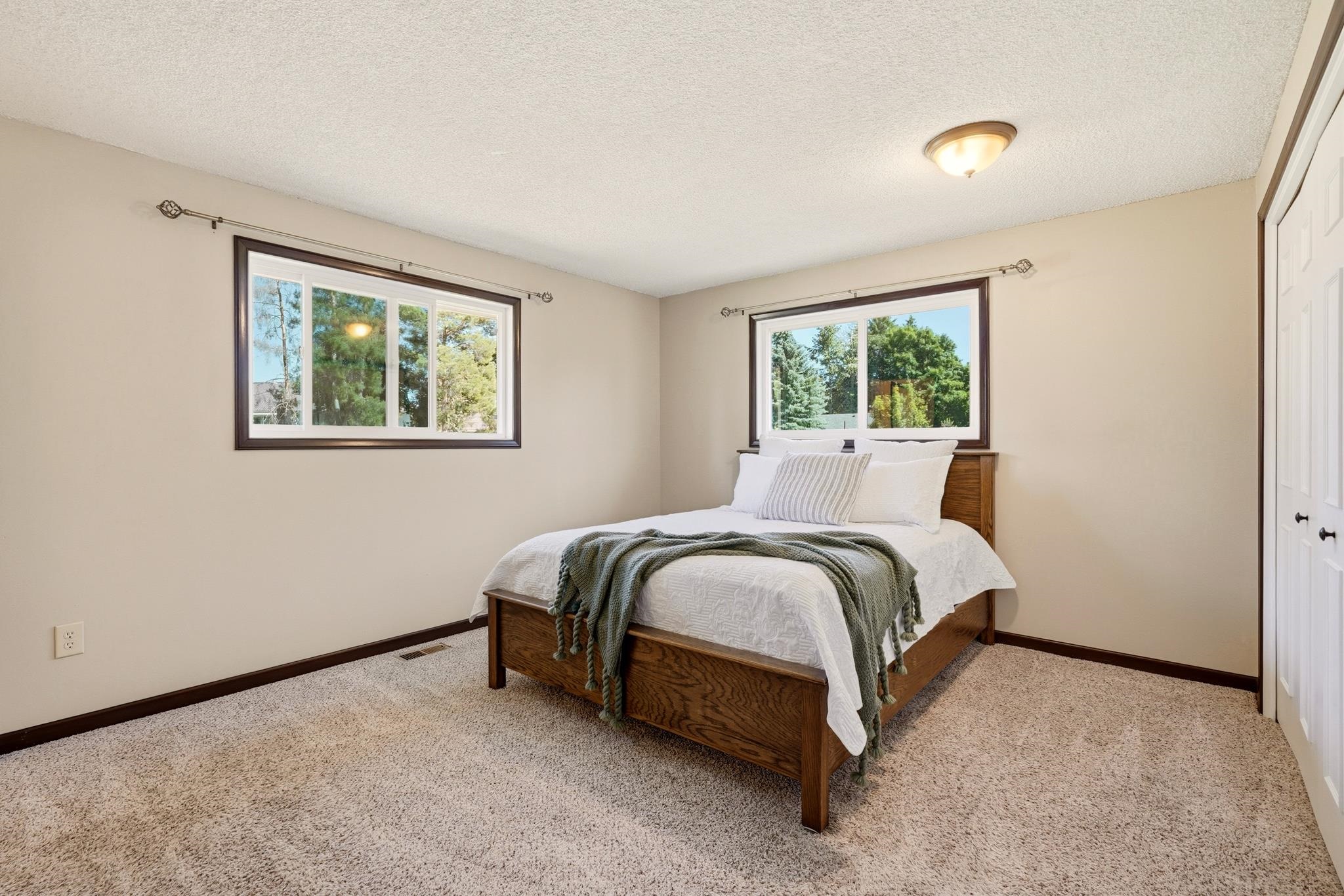 1225 S Woodlawn Rd - Photo 17
