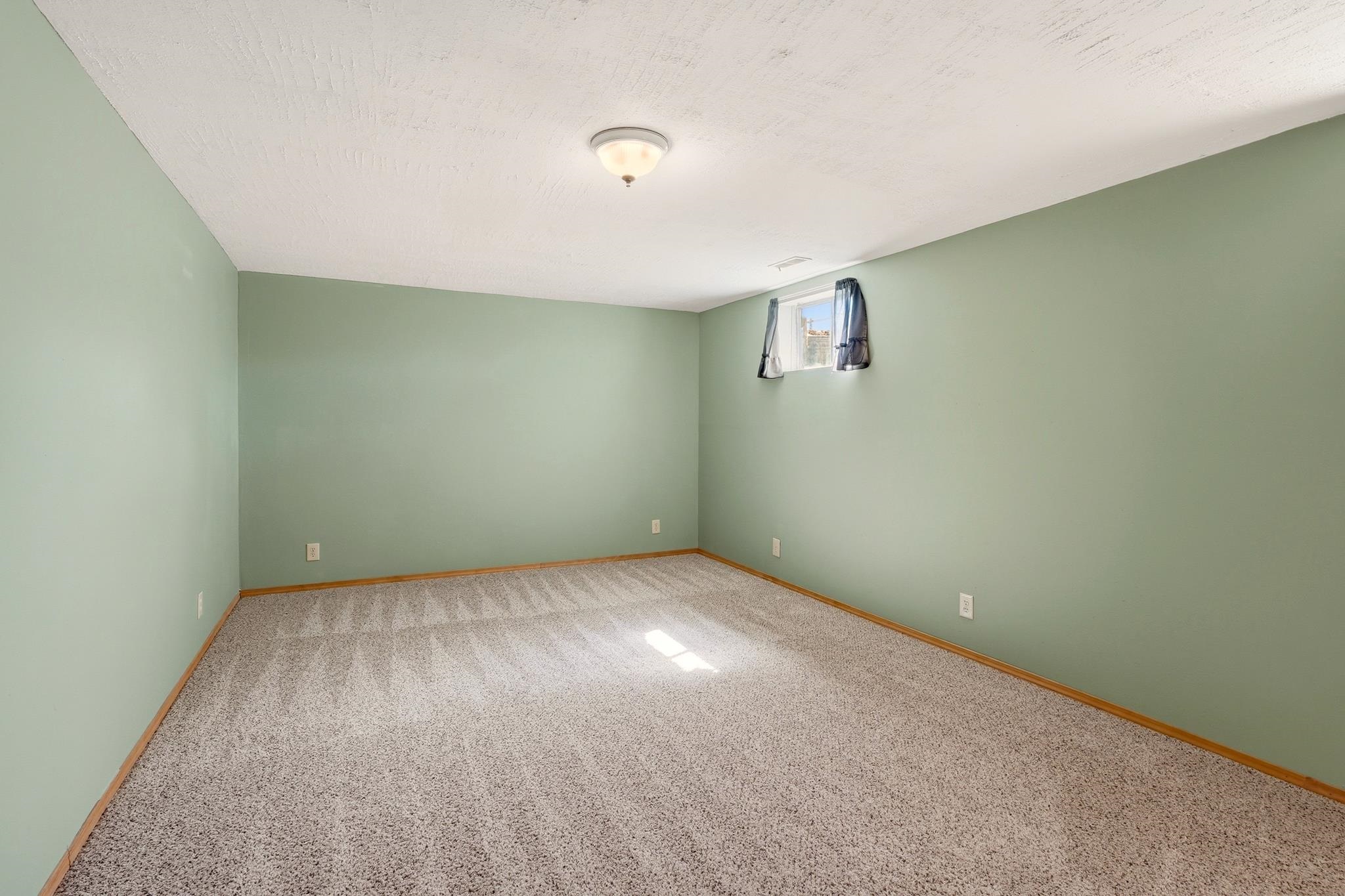 1225 S Woodlawn Rd - Photo 27