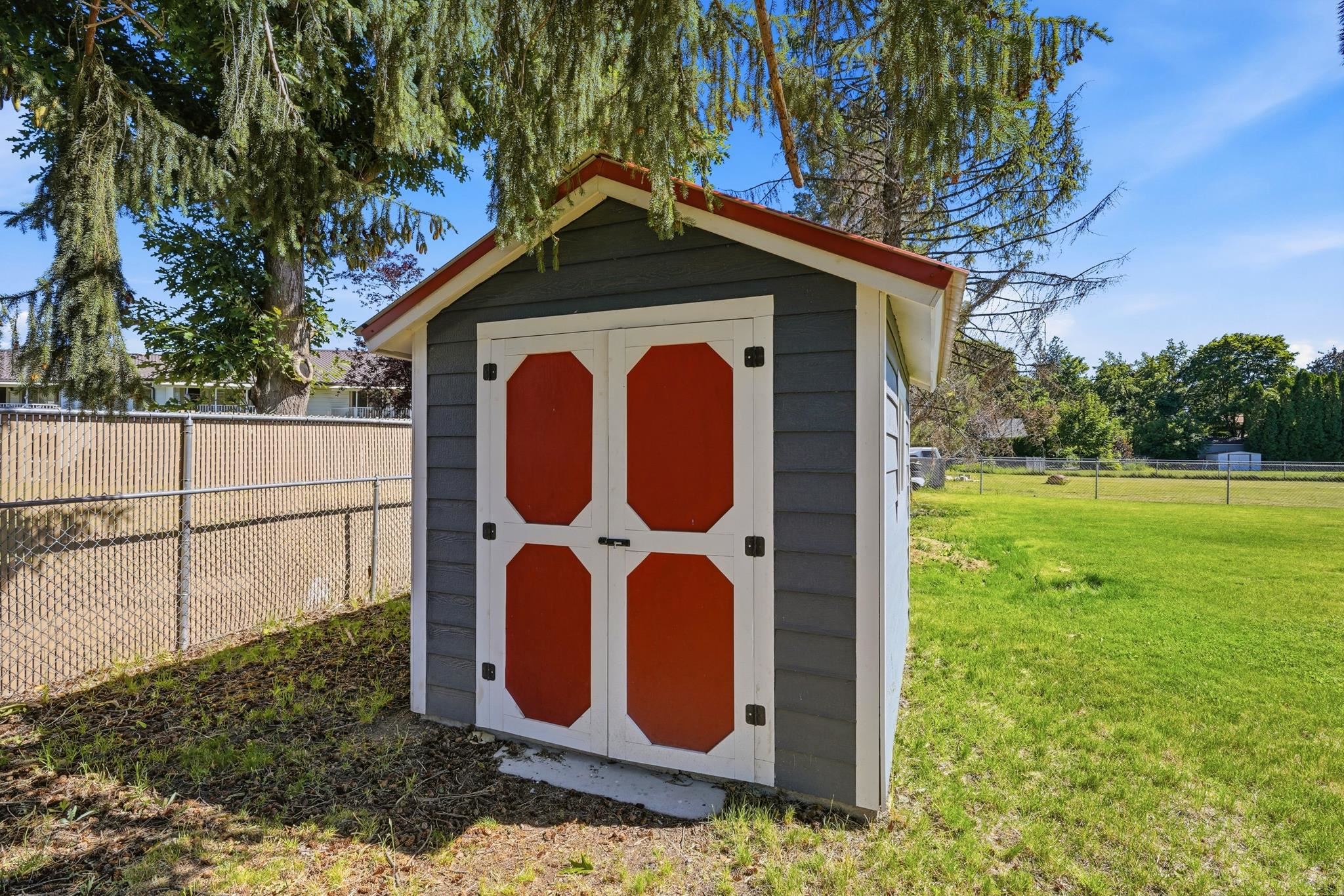 1225 S Woodlawn Rd - Photo 40