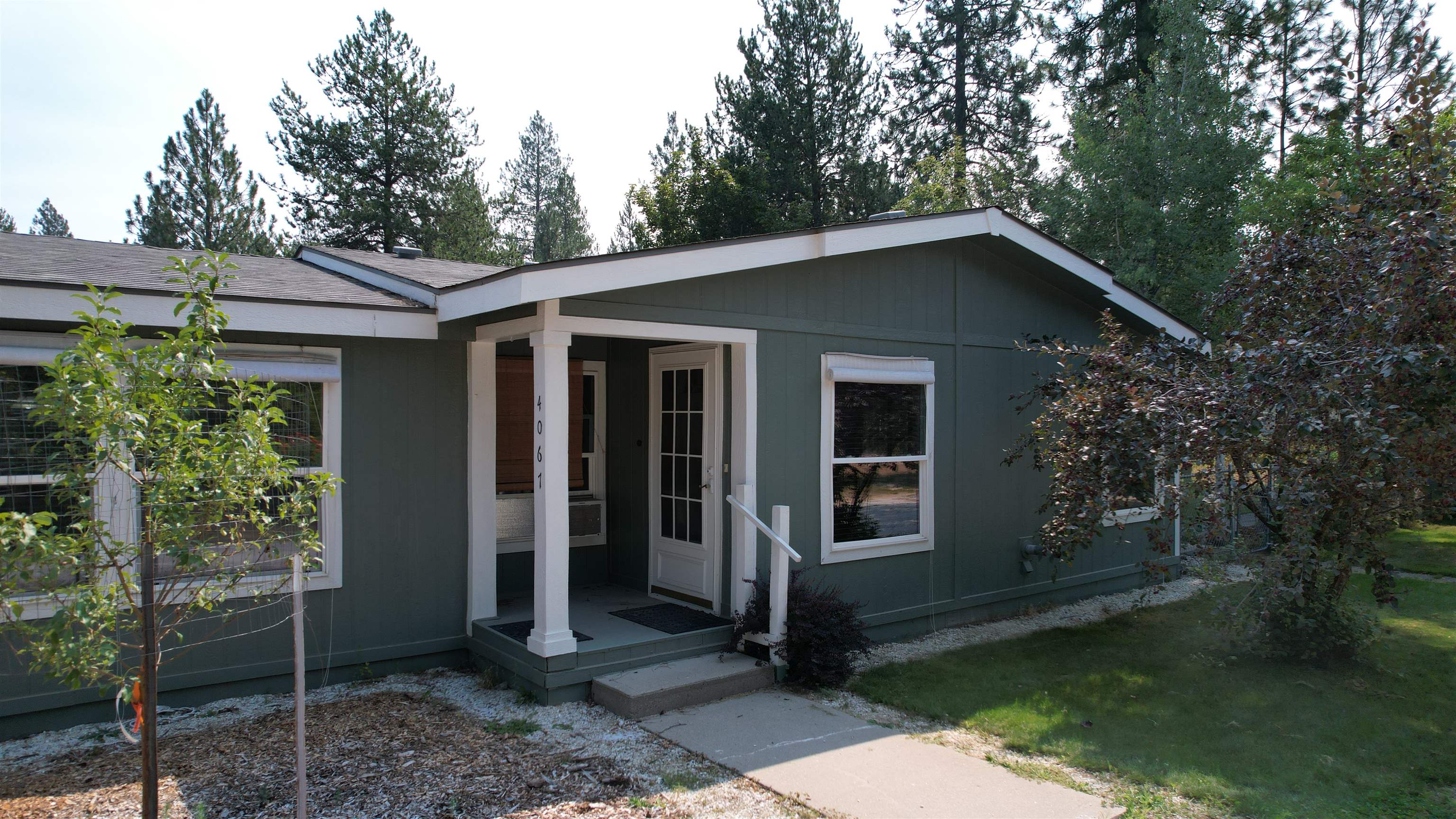 4067 Pine Meadows Dr - Photo 2