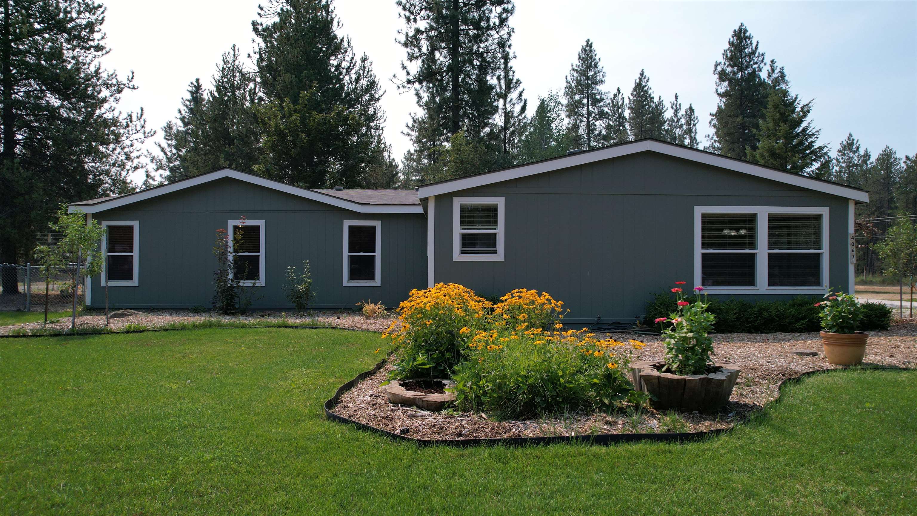 4067 Pine Meadows Dr - Photo 3