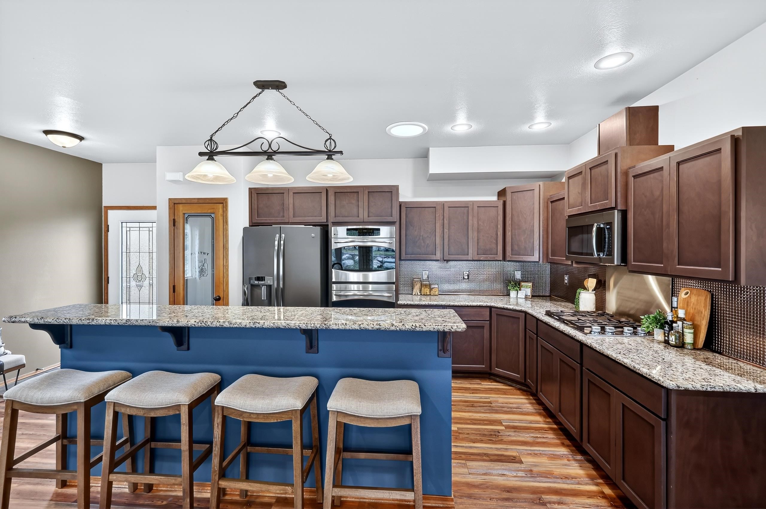 1003 S Henry Rd - Photo 2