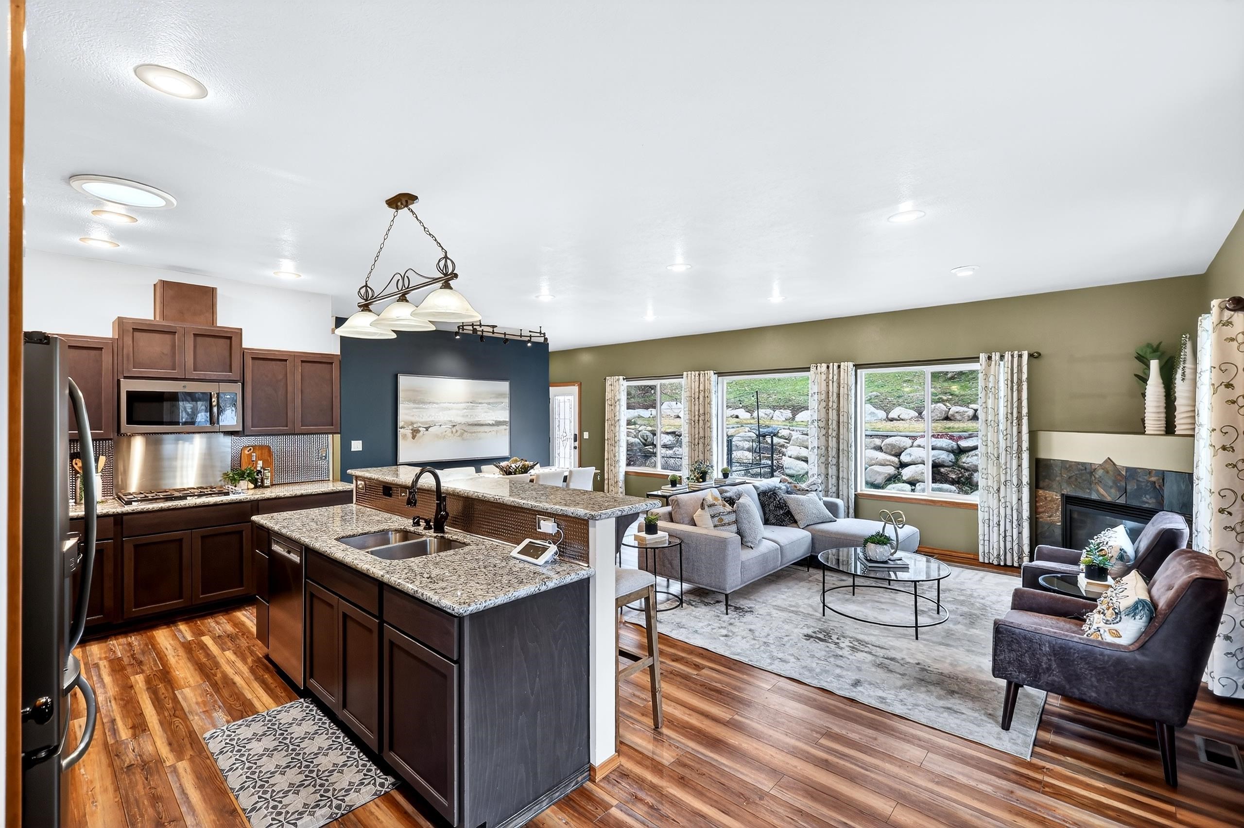 1003 S Henry Rd - Photo 3