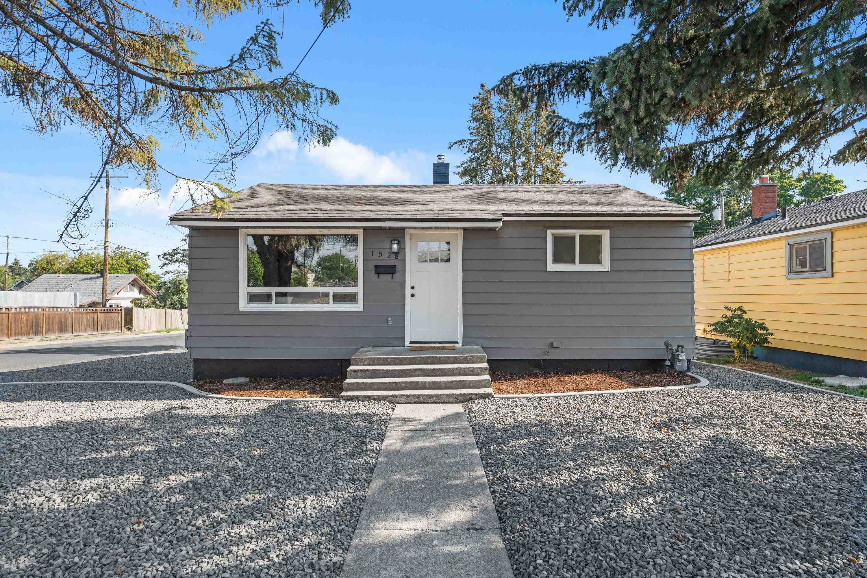 1528 E Walton Ave - Photo 2