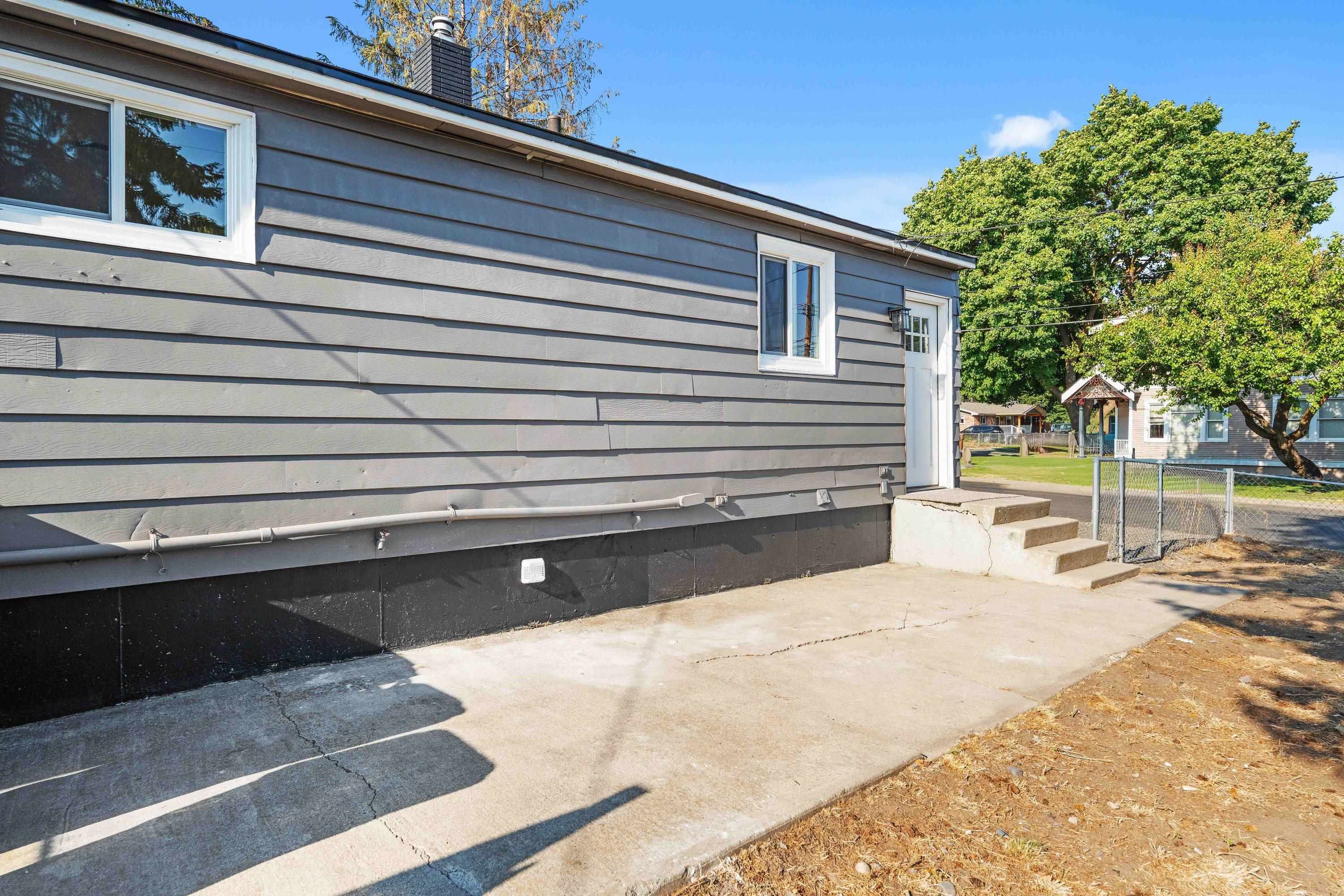 1528 E Walton Ave - Photo 31