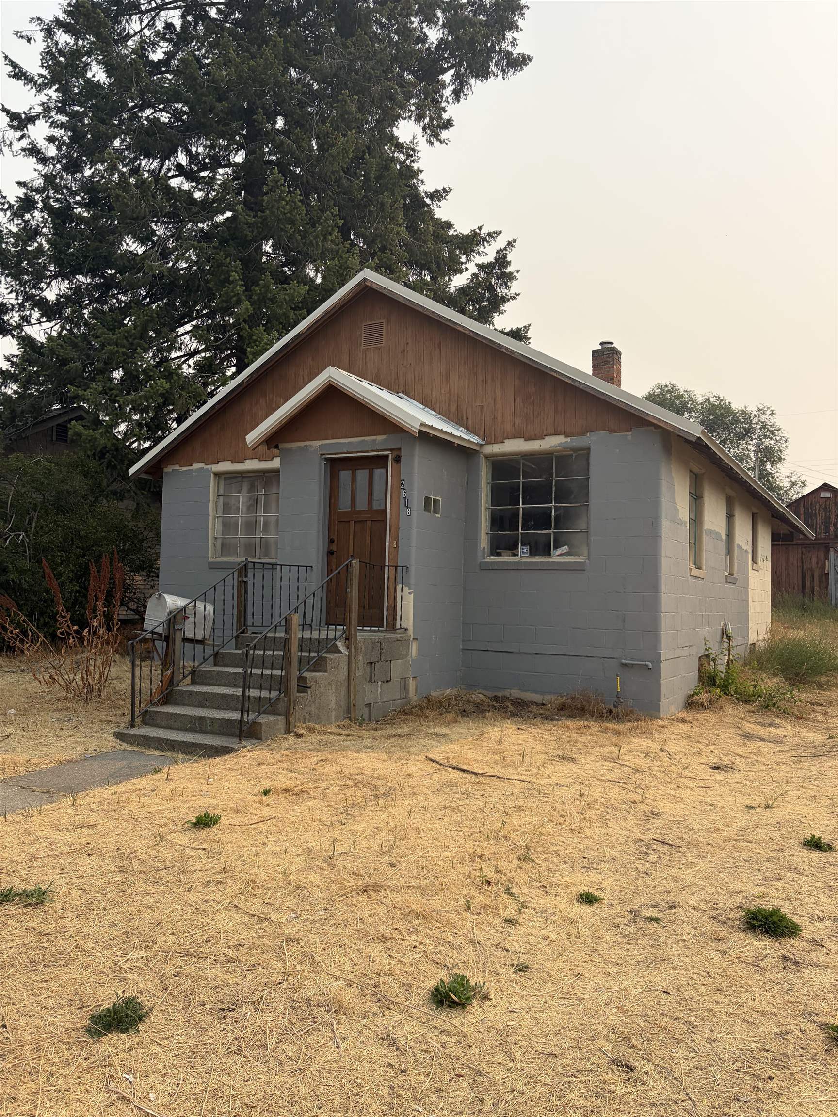 2618 N CRESTLINE St - Photo 1