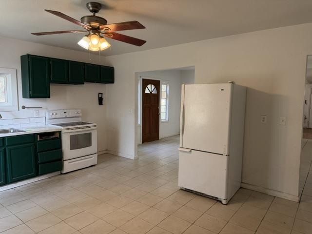 228 W Poplar St - Photo 9