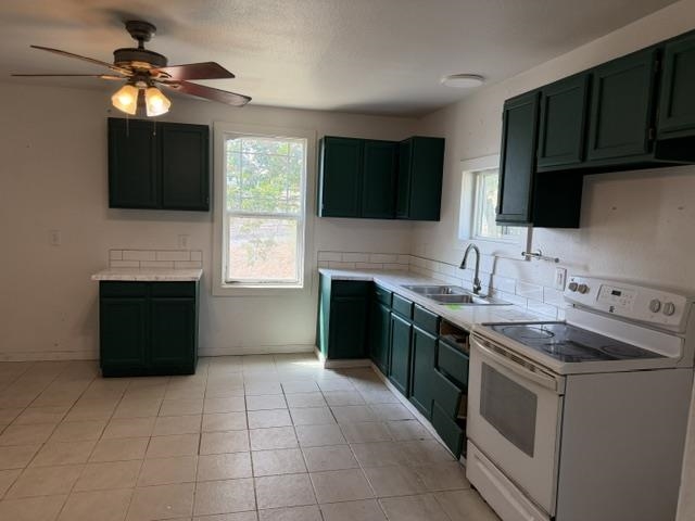 228 W Poplar St - Photo 10
