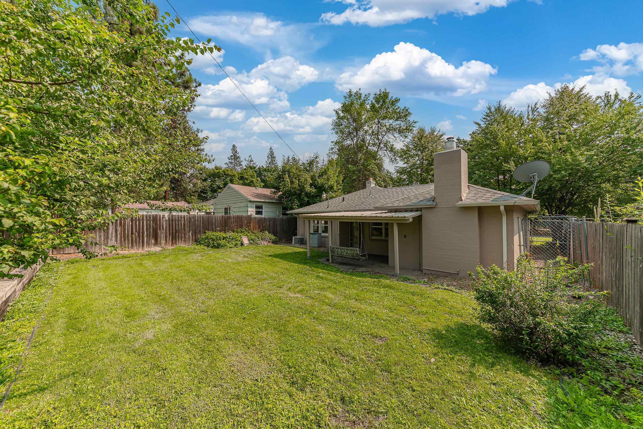 1307 E Thurston Ave - Photo 17