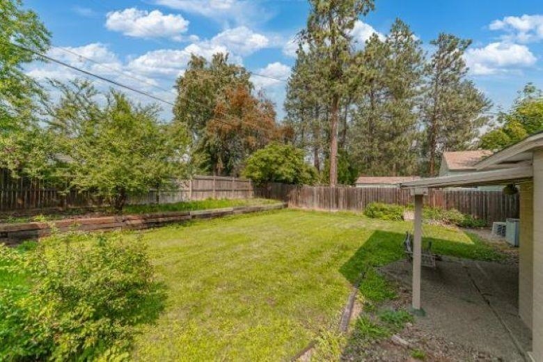 1307 E Thurston Ave - Photo 18