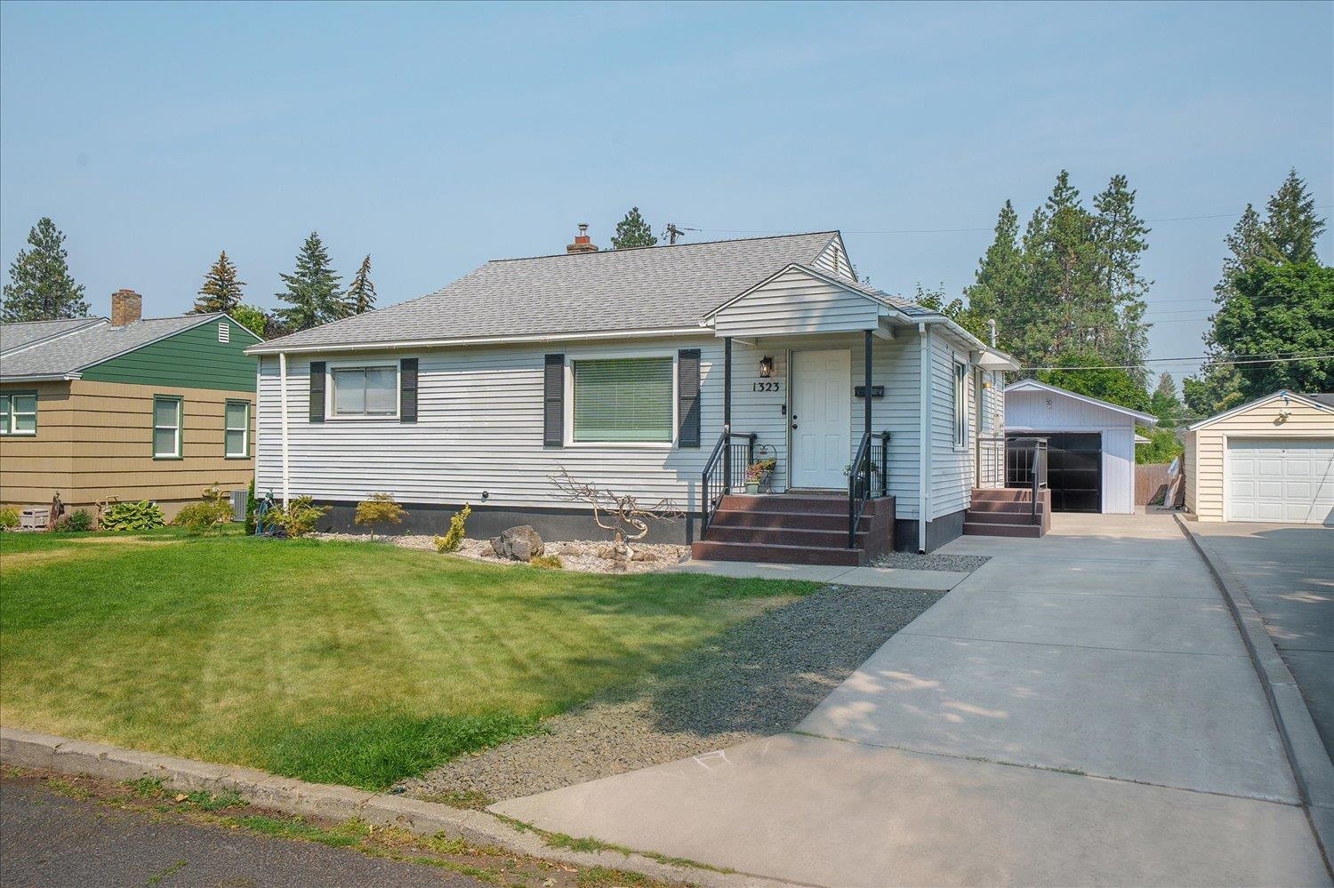 1323 E 41st Ave - Photo 1