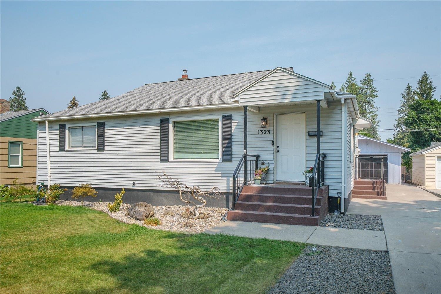 1323 E 41st Ave - Photo 4