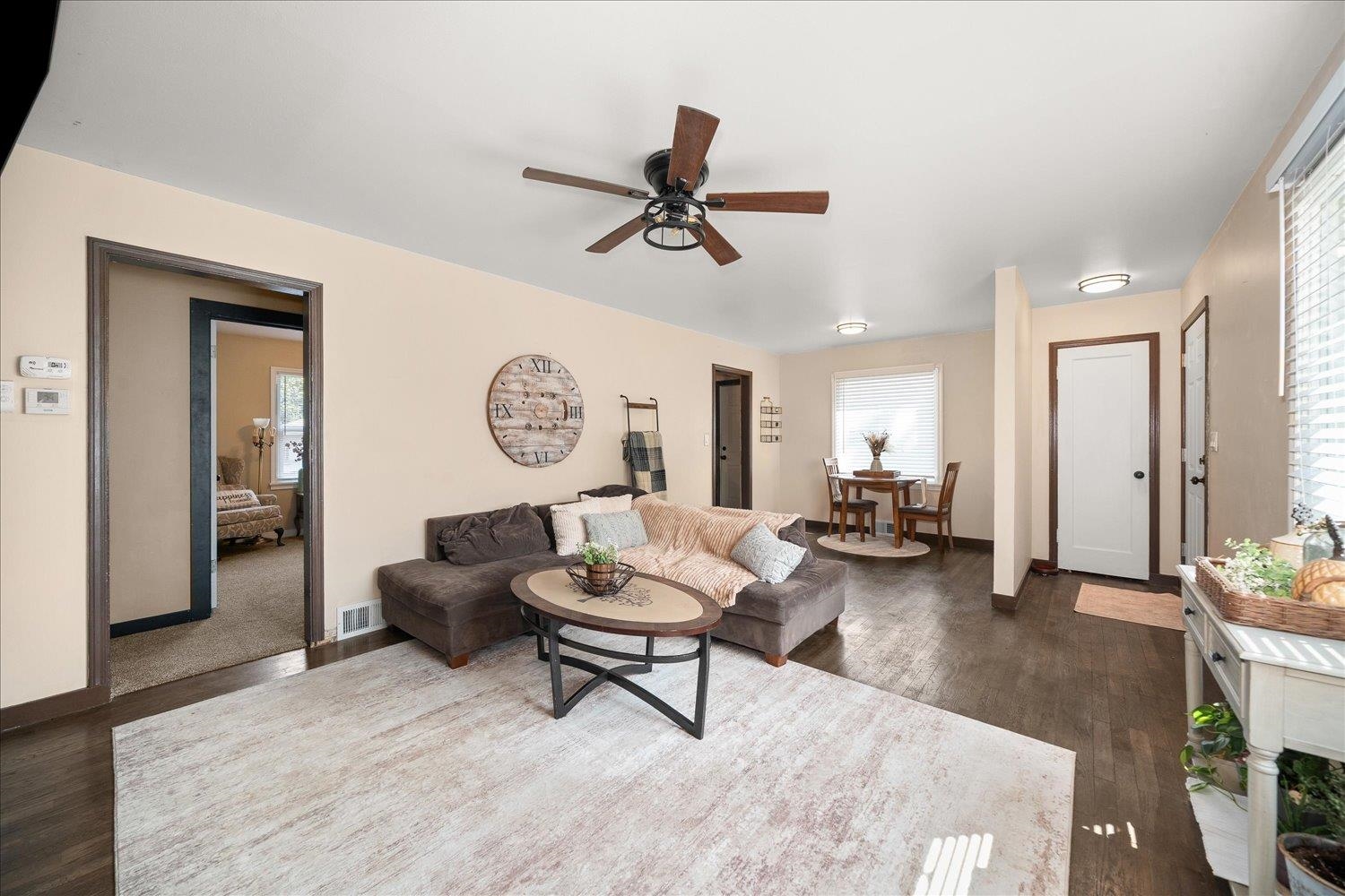 1323 E 41st Ave - Photo 6