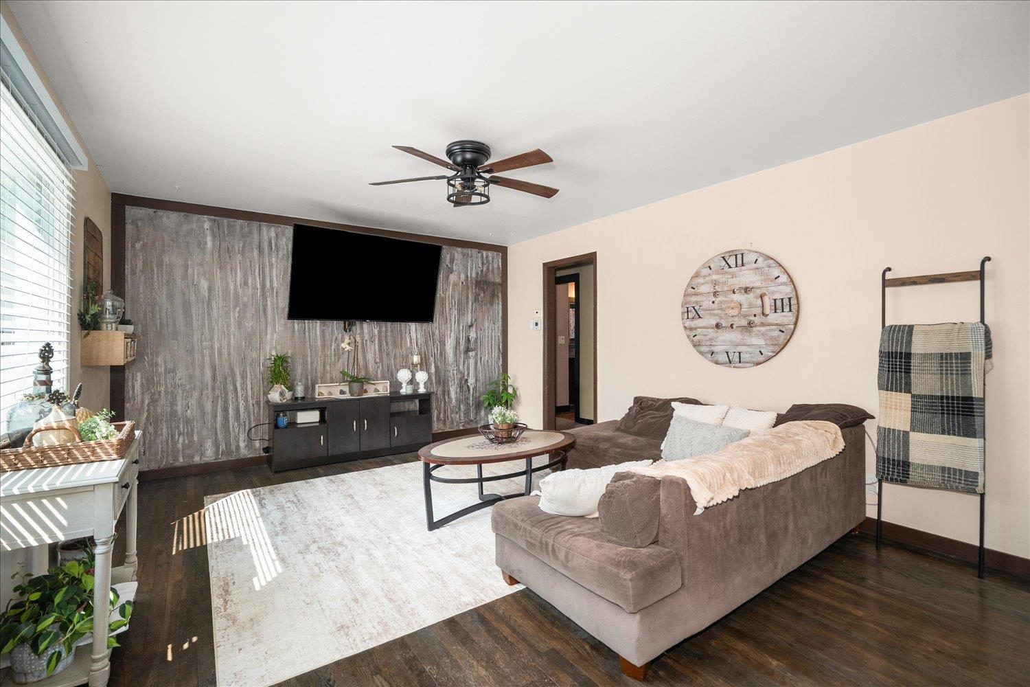1323 E 41st Ave - Photo 7