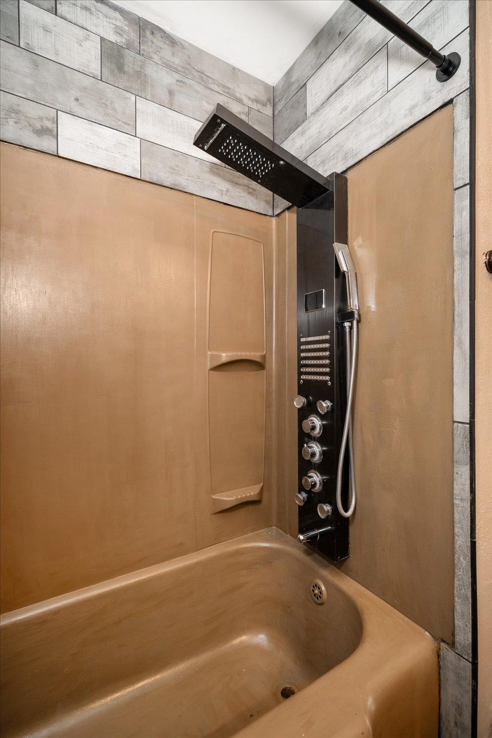 1323 E 41st Ave - Photo 18