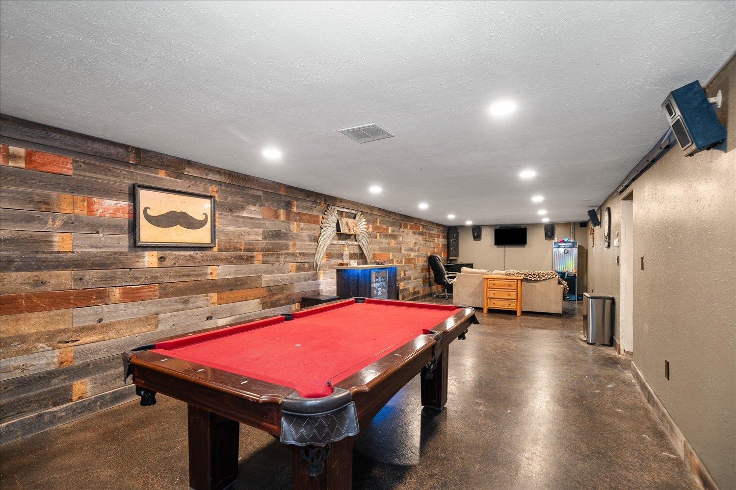 1323 E 41st Ave - Photo 23