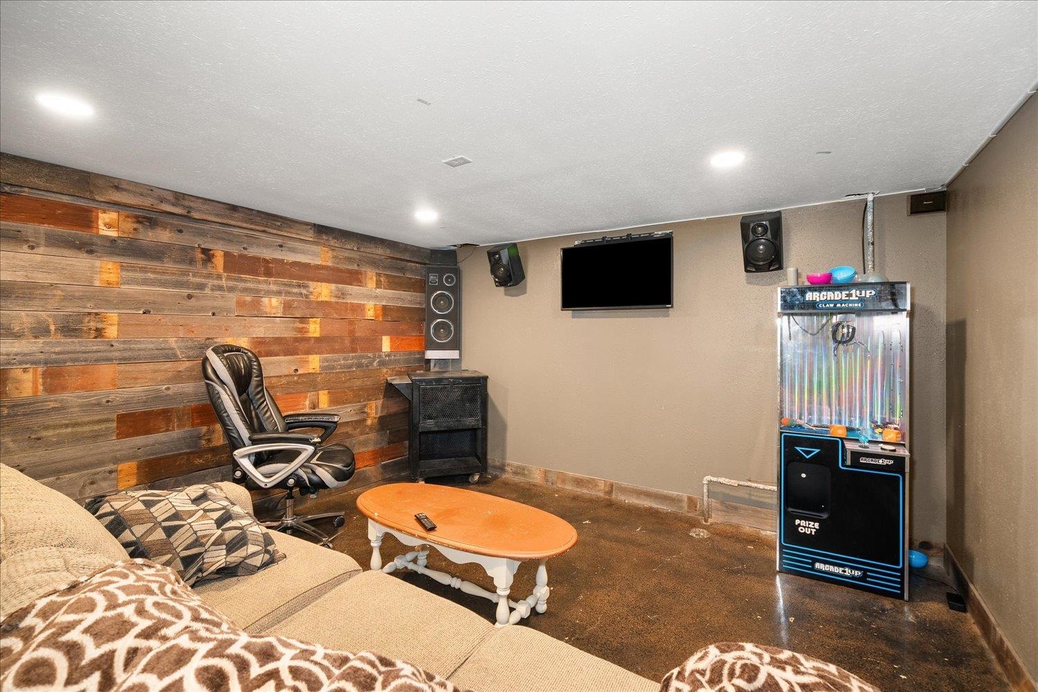 1323 E 41st Ave - Photo 24