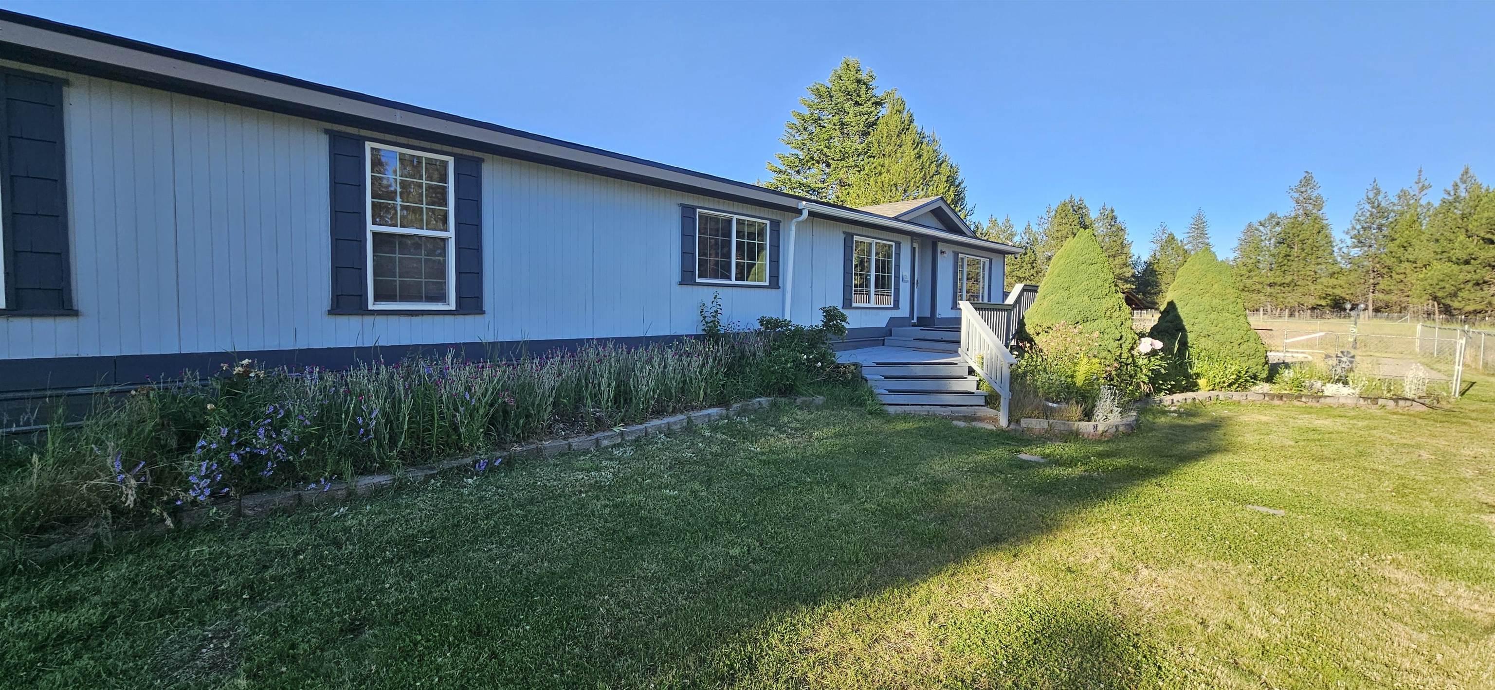 40218 N NEWPORT Hwy - Photo 2