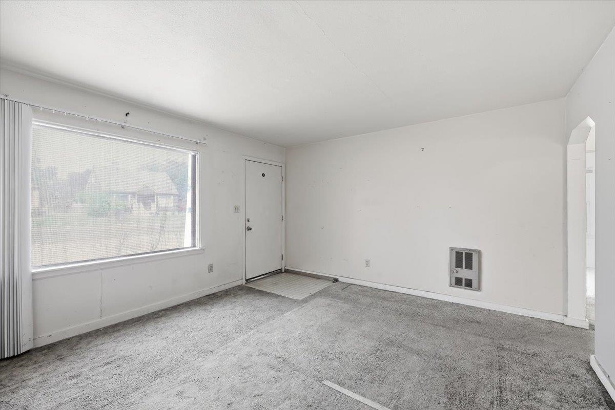 1828 N Nelson St - Photo 4