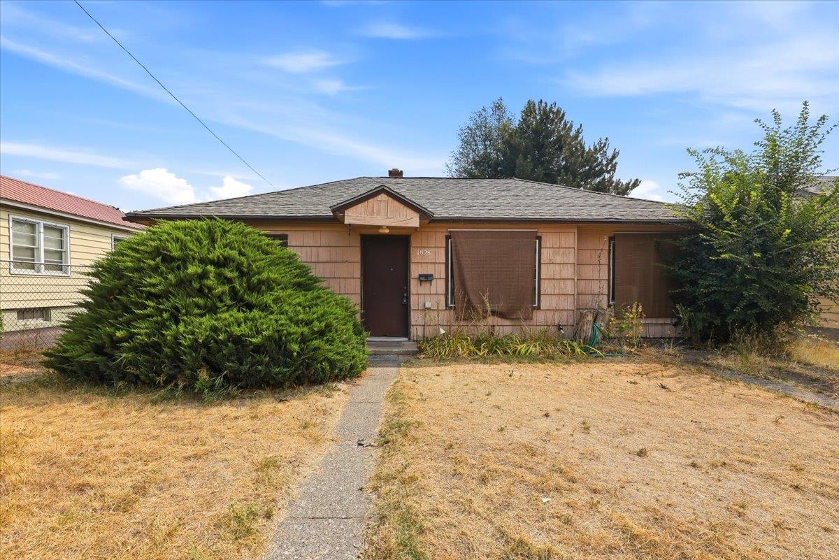 1828 N Nelson St - Photo 1