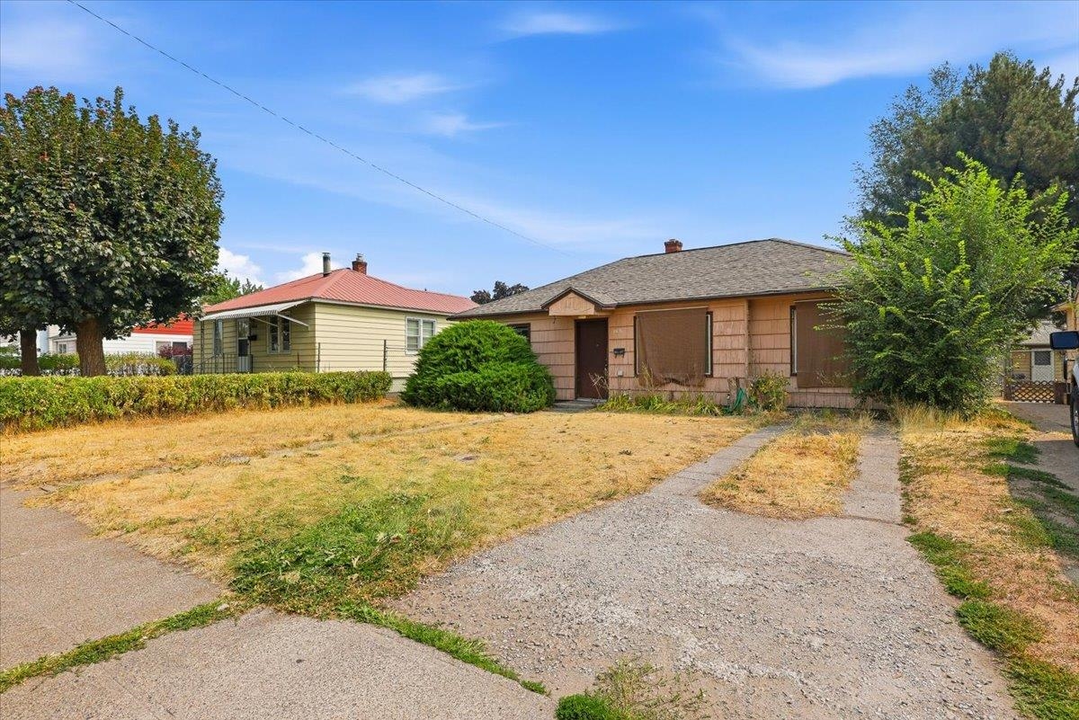 1828 N Nelson St - Photo 2