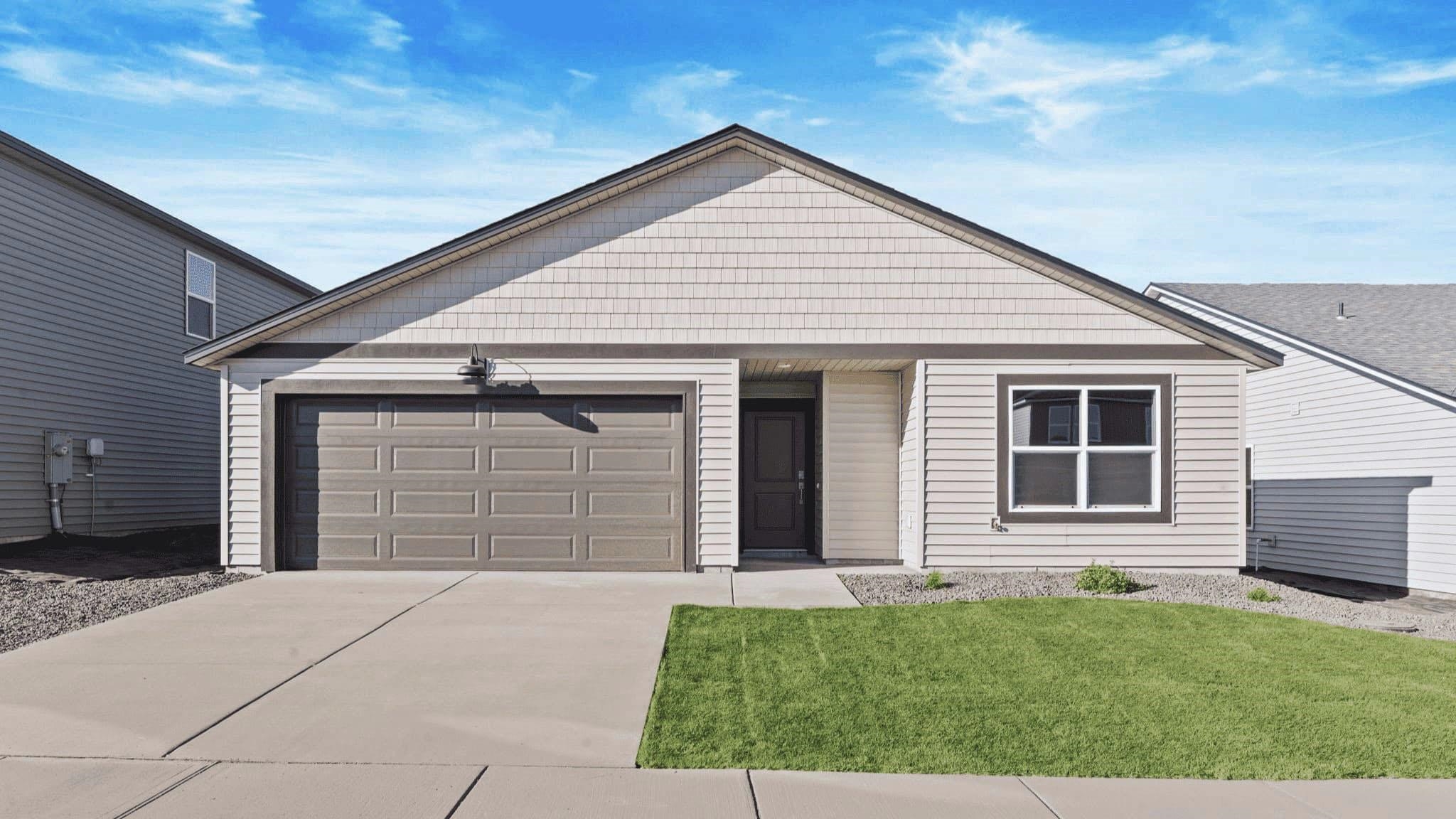 1112 E L St - Photo 1