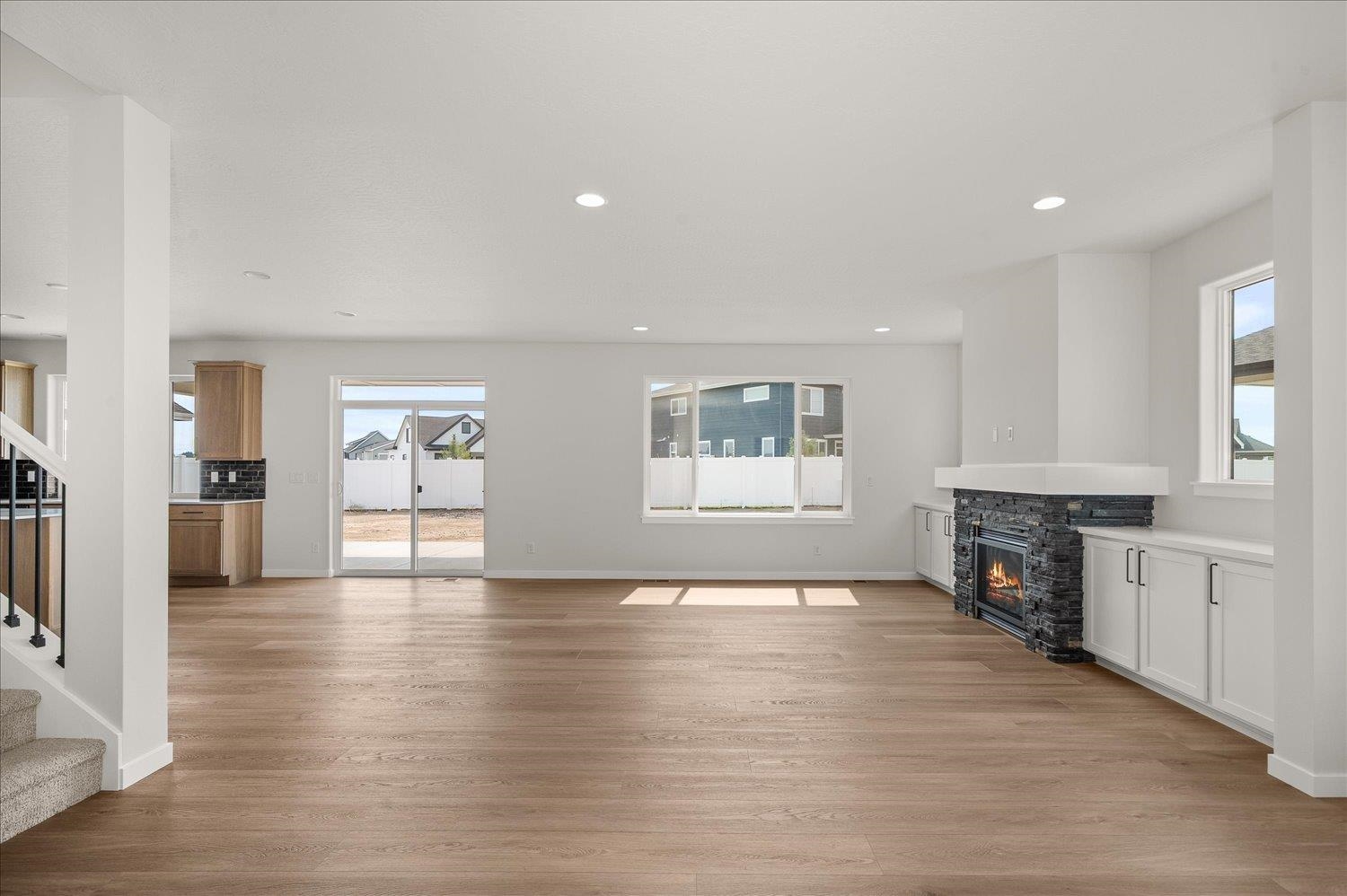 12242 N VALENCIA Ave - Photo 5