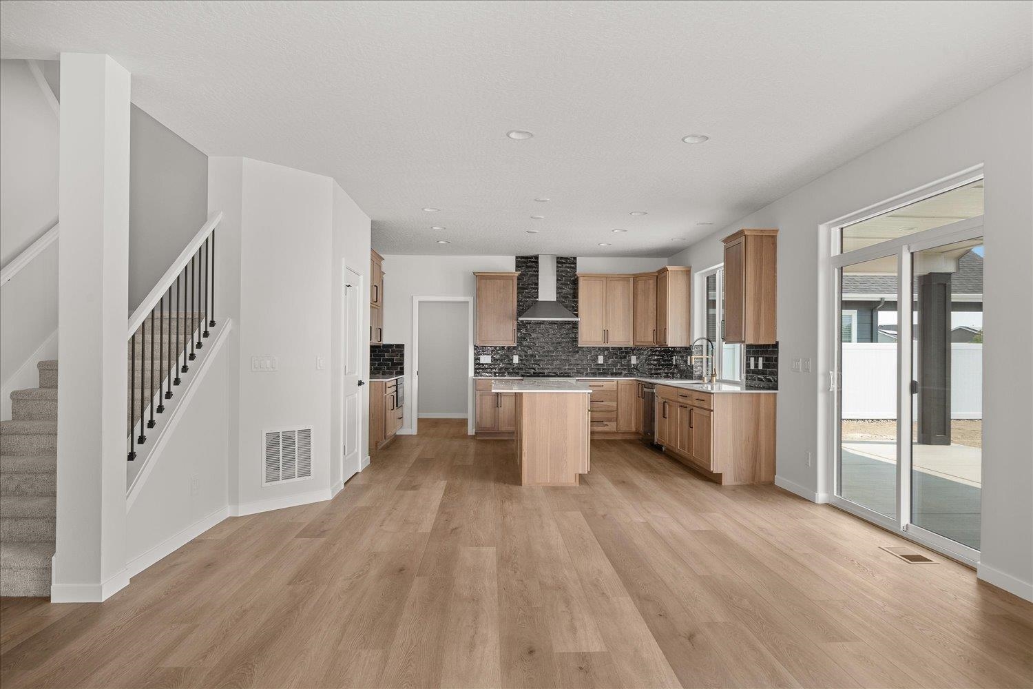 12242 N VALENCIA Ave - Photo 12