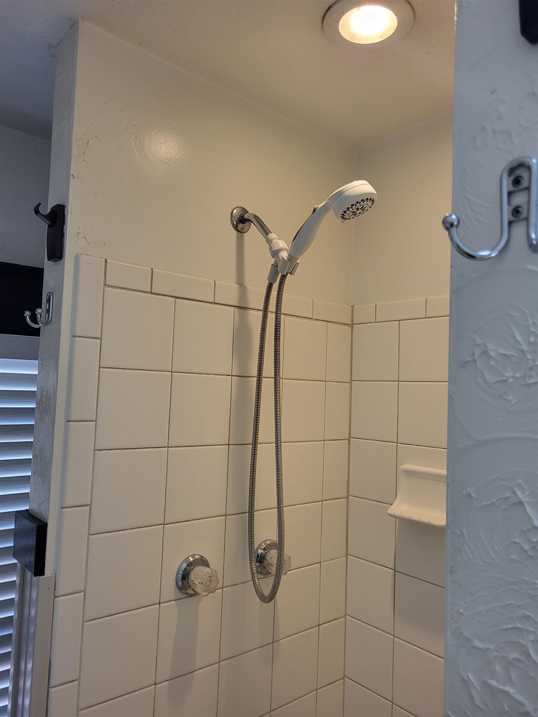 1207 W Shannon Ave - Photo 12