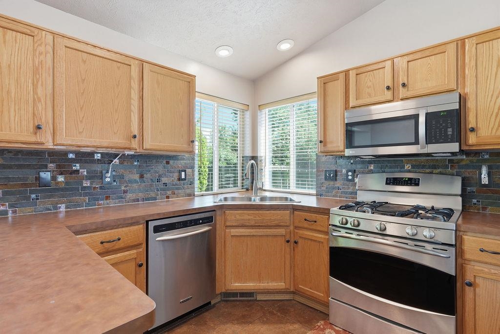 1224 N Stevenson Rd - Photo 13