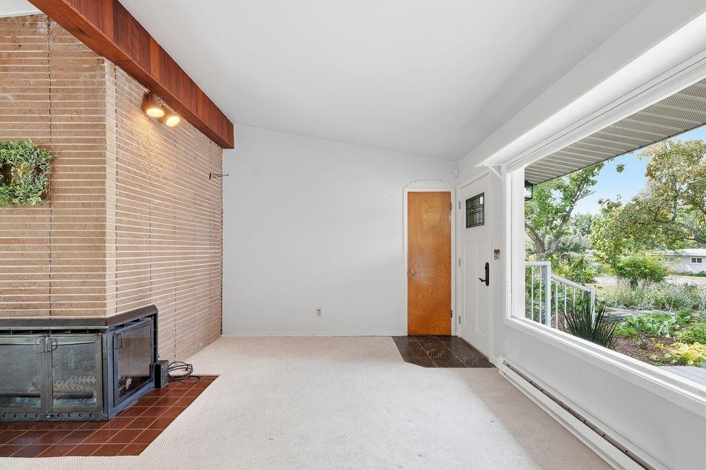 13120 E 11th Ave - Photo 8