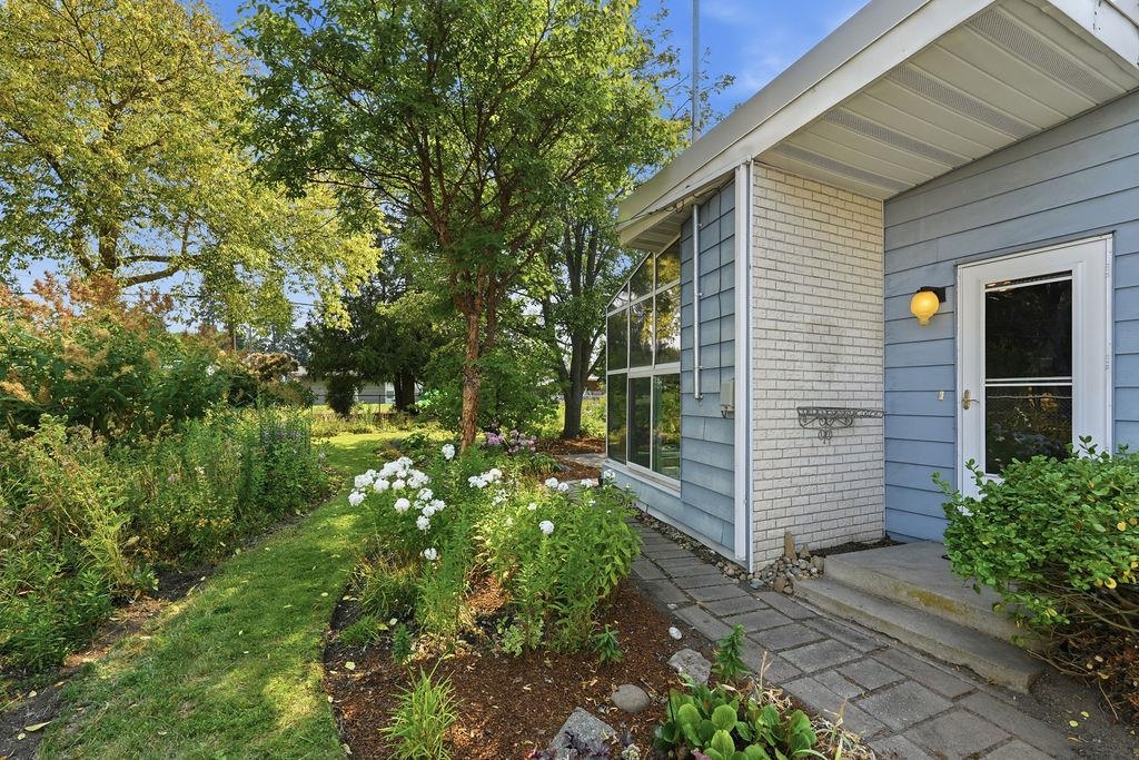 13120 E 11th Ave - Photo 32