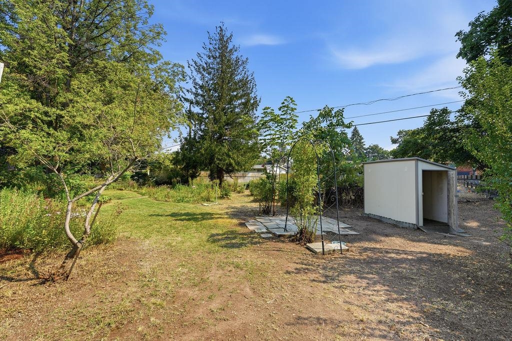 13120 E 11th Ave - Photo 39