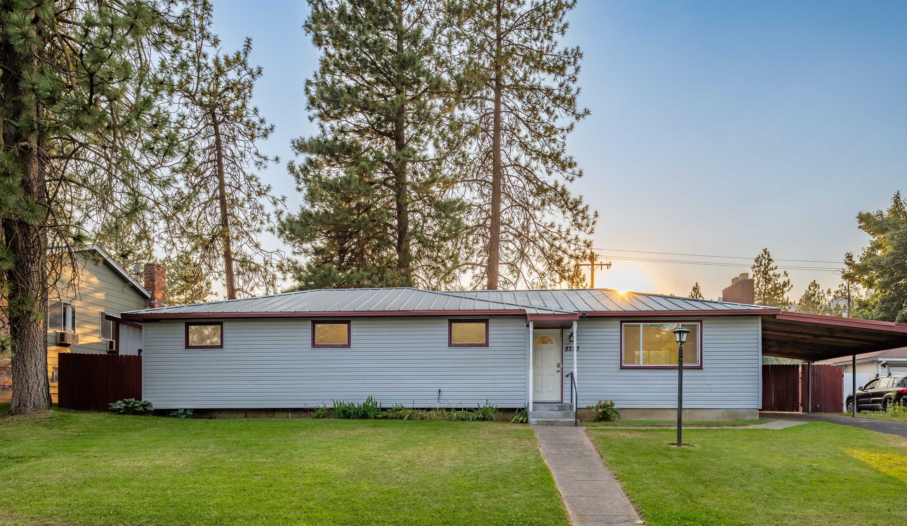 8223 N HOWARD St - Photo 1