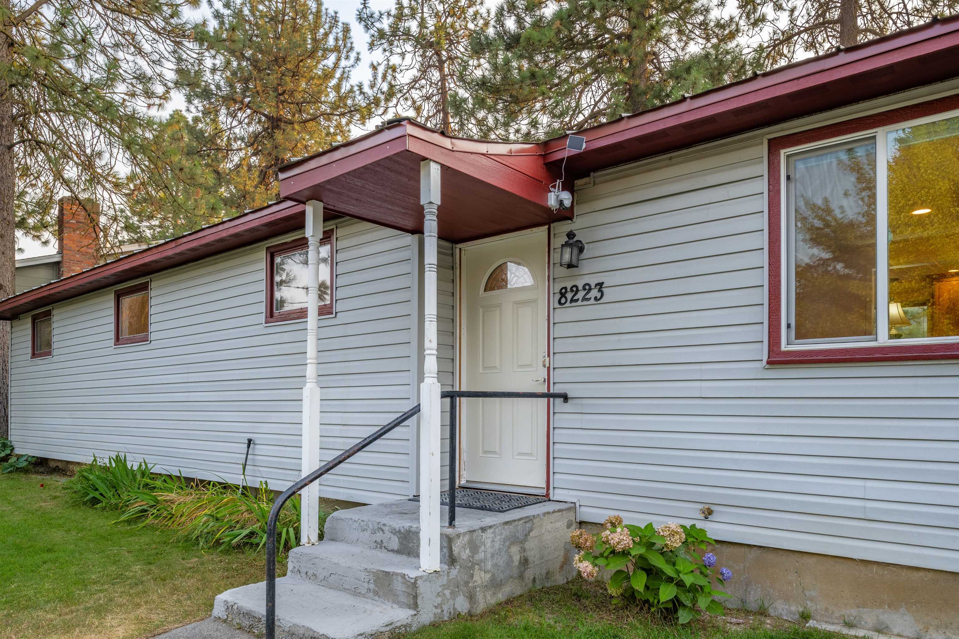 8223 N HOWARD St - Photo 3