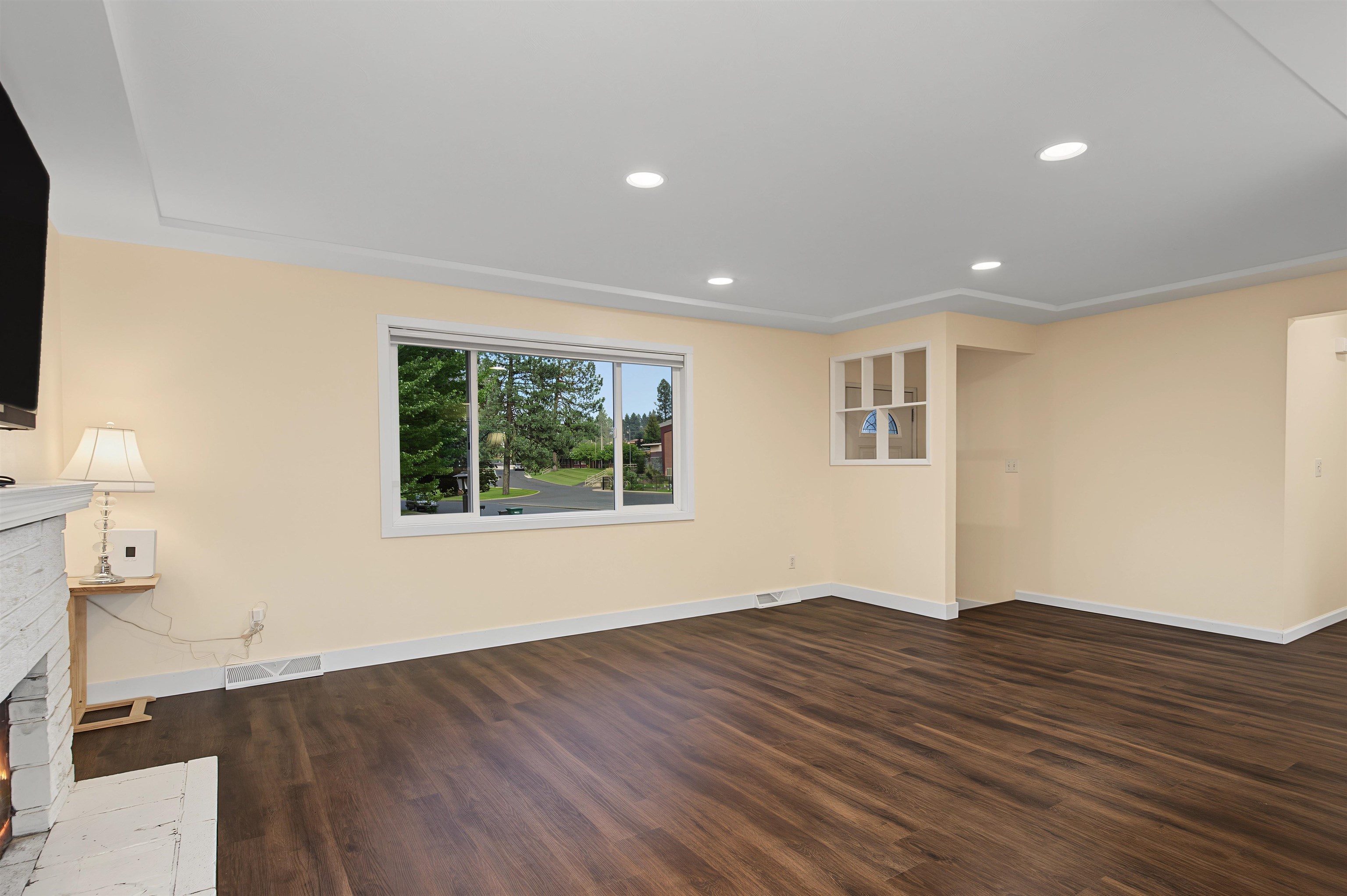 8223 N HOWARD St - Photo 5