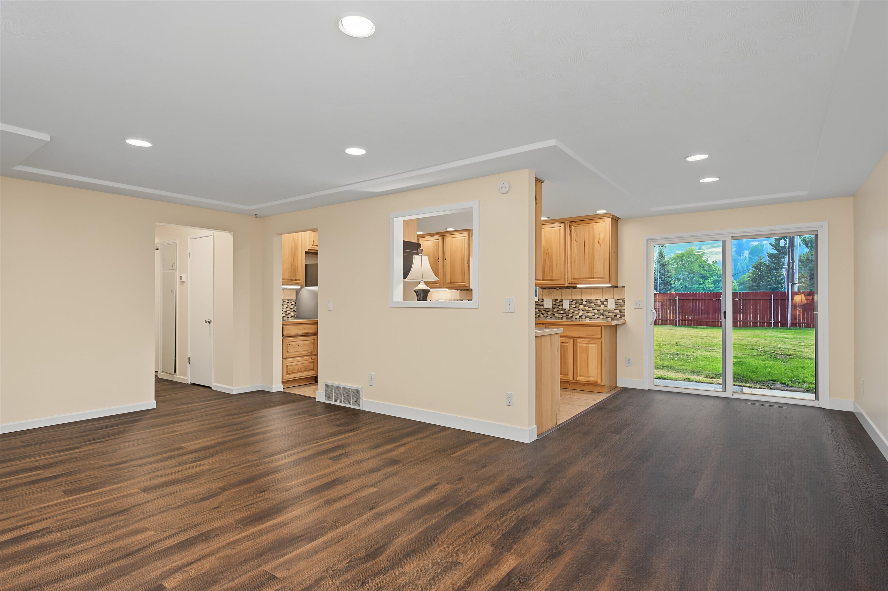 8223 N HOWARD St - Photo 9