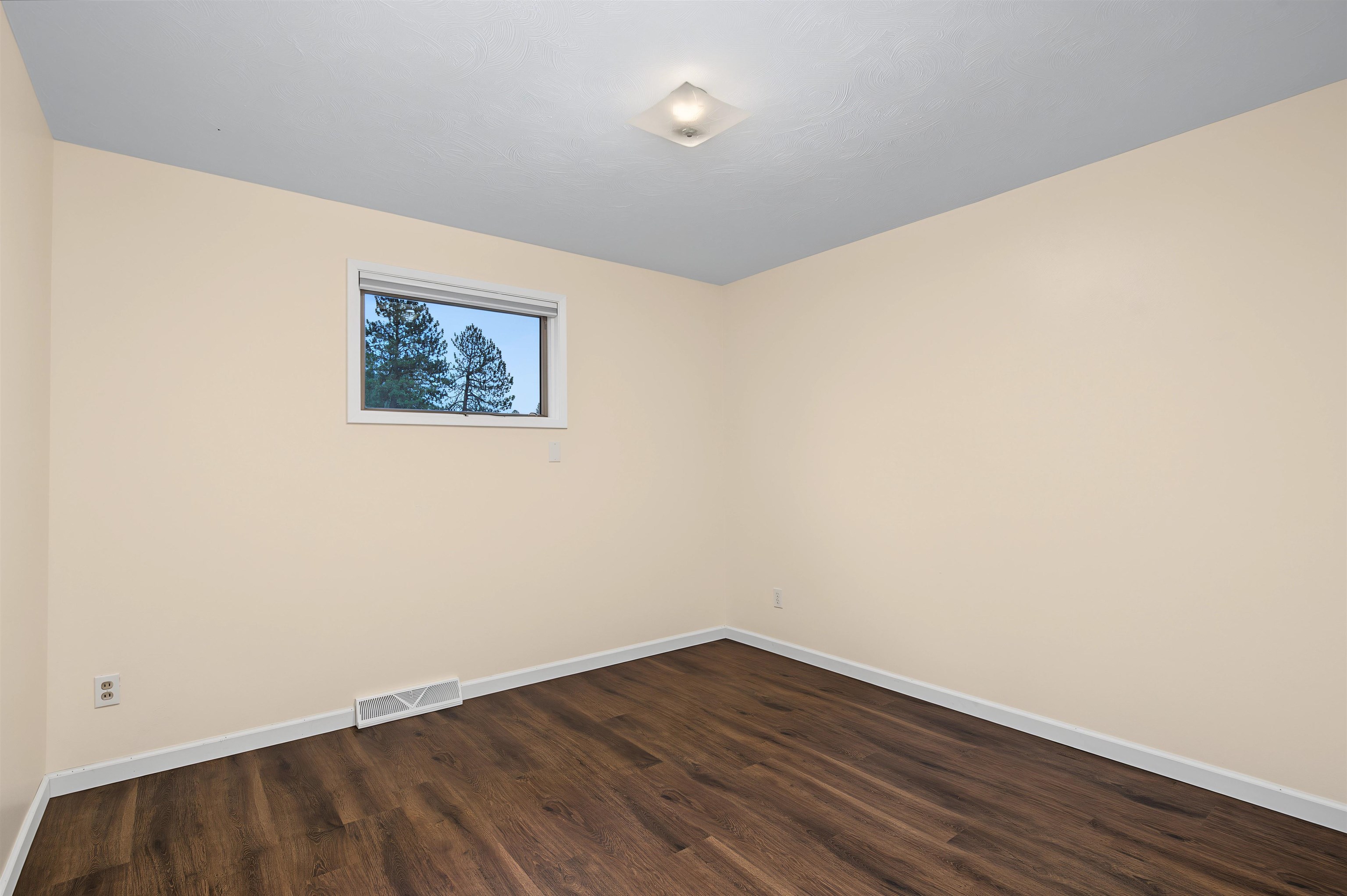 8223 N HOWARD St - Photo 21