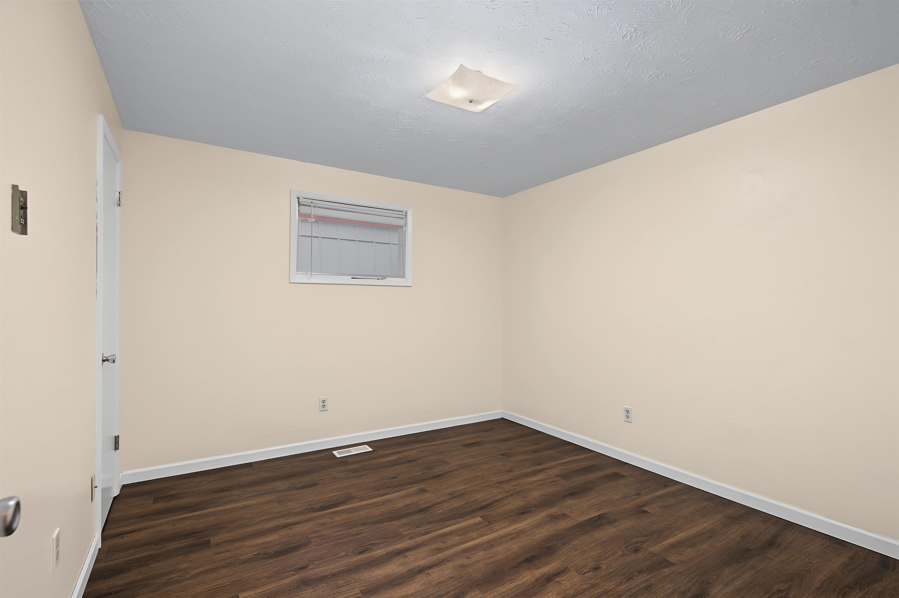 8223 N HOWARD St - Photo 23