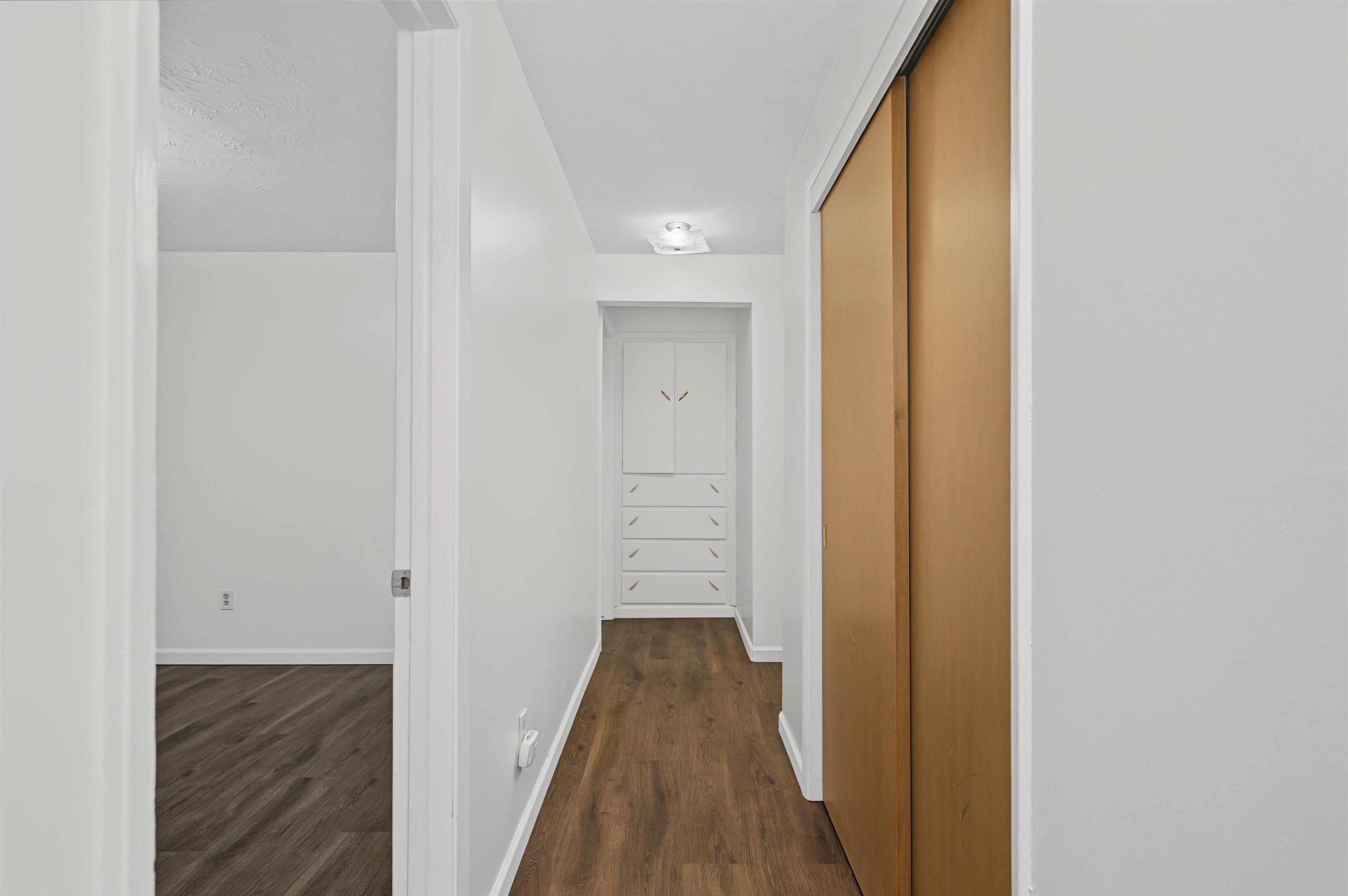 8223 N HOWARD St - Photo 24
