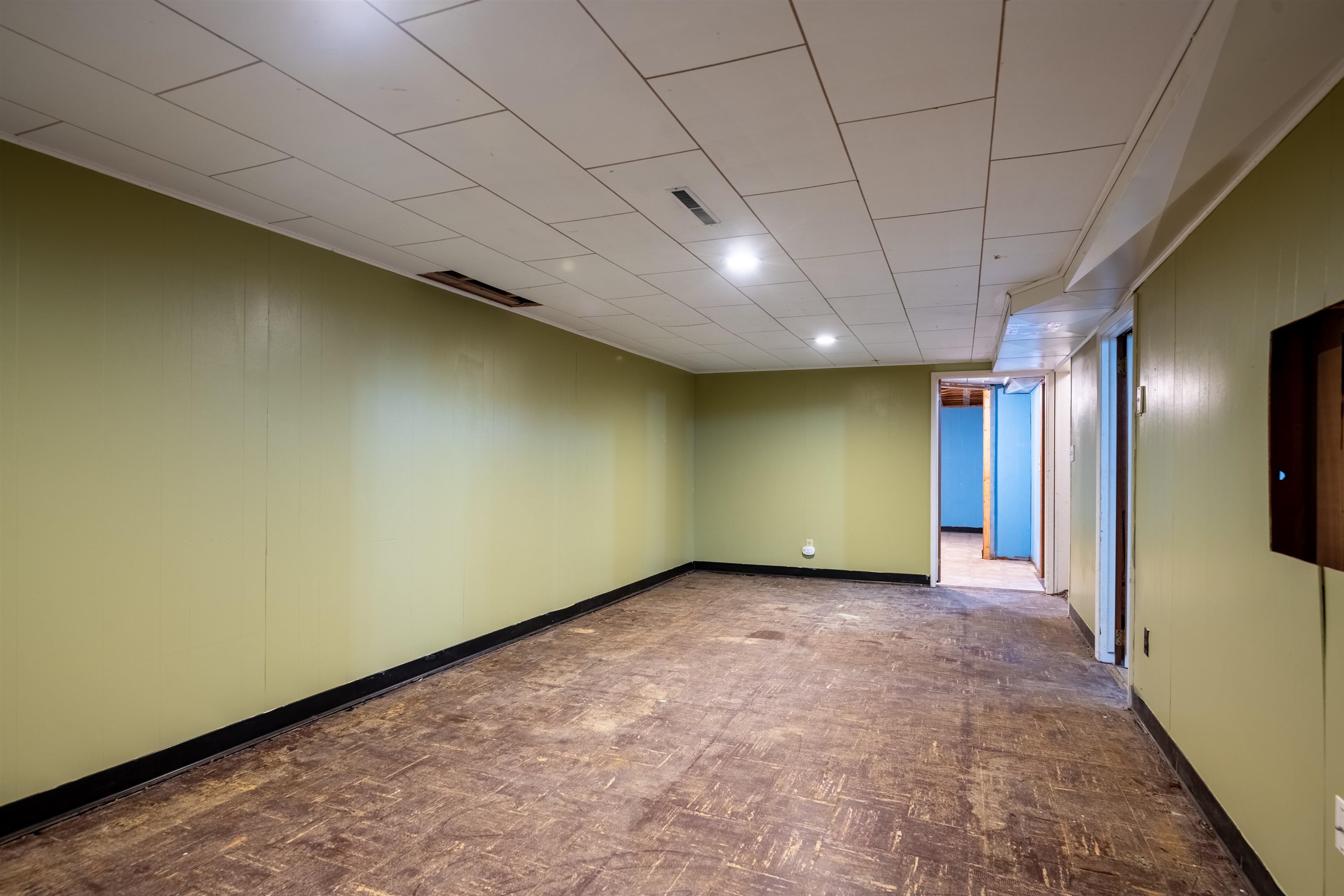 8223 N HOWARD St - Photo 30