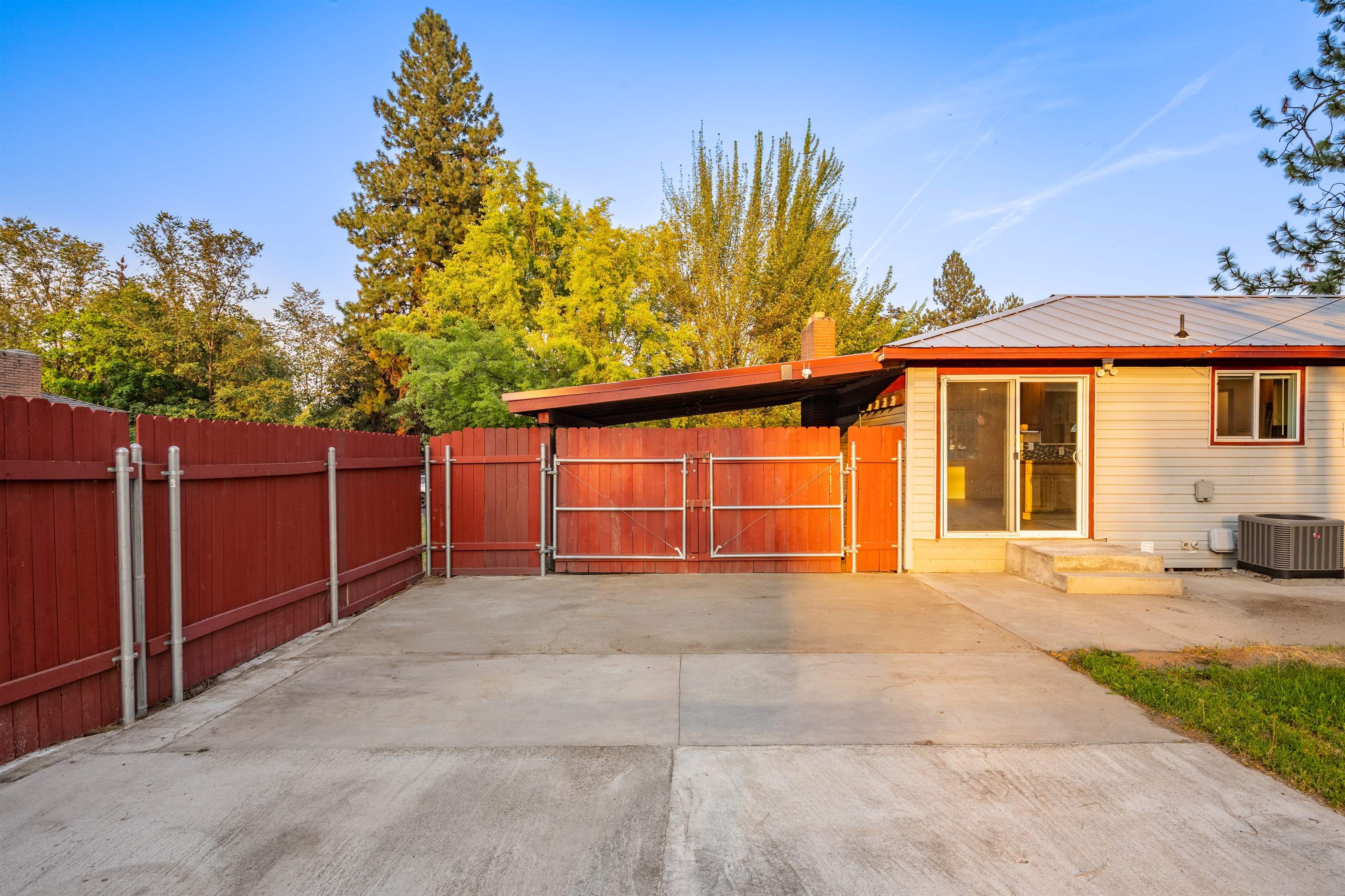 8223 N HOWARD St - Photo 37