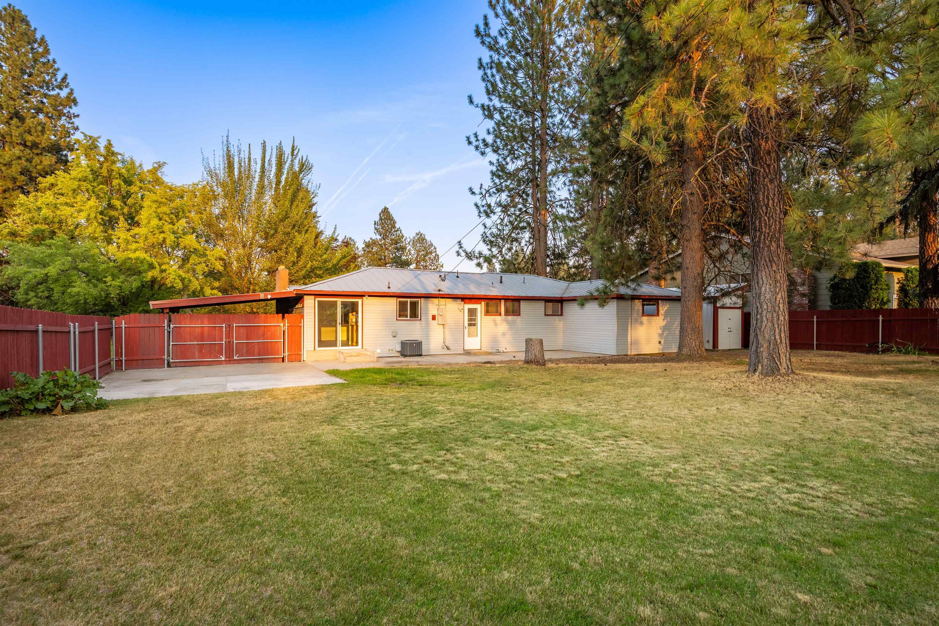 8223 N HOWARD St - Photo 38