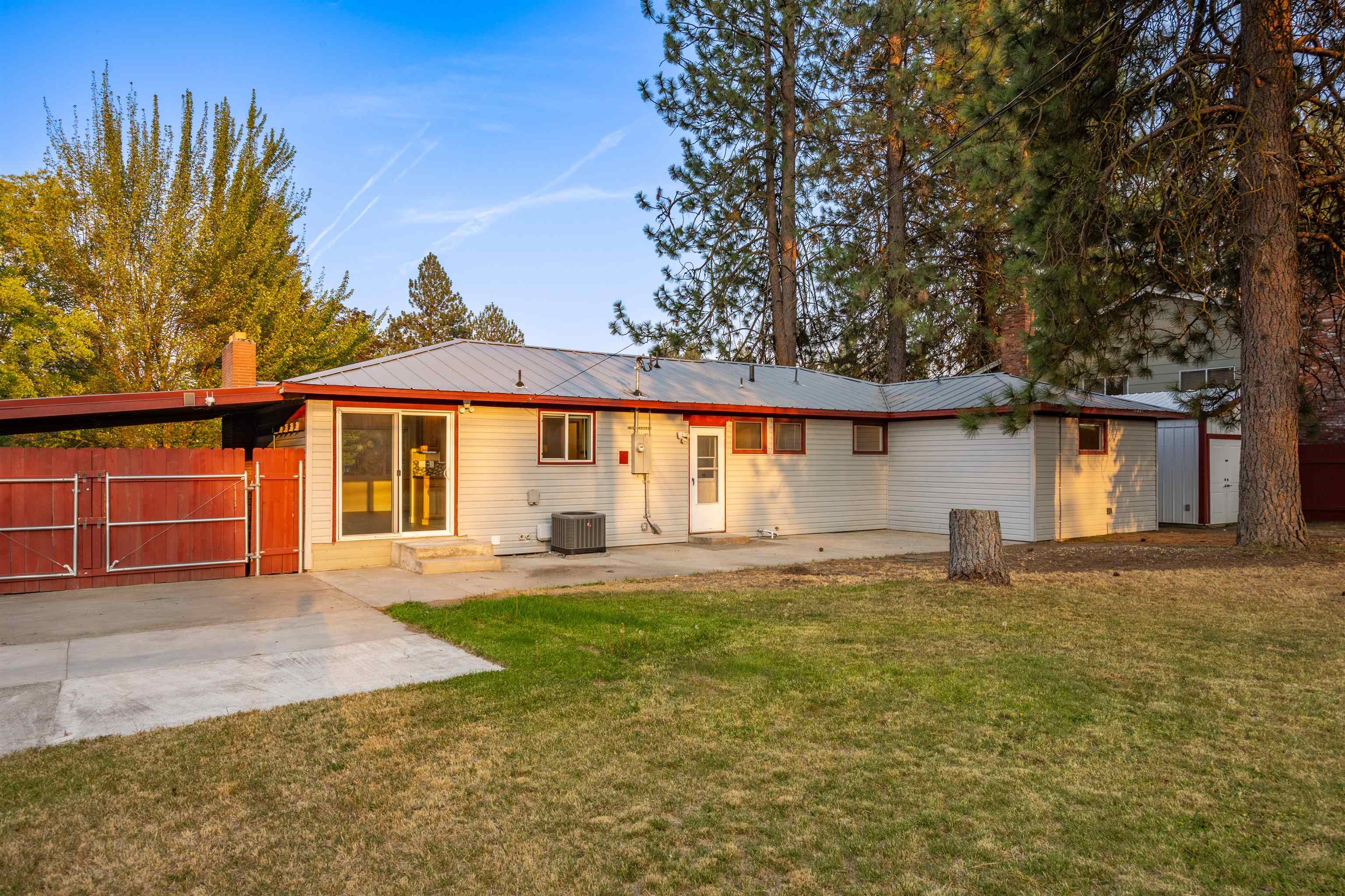 8223 N HOWARD St - Photo 39