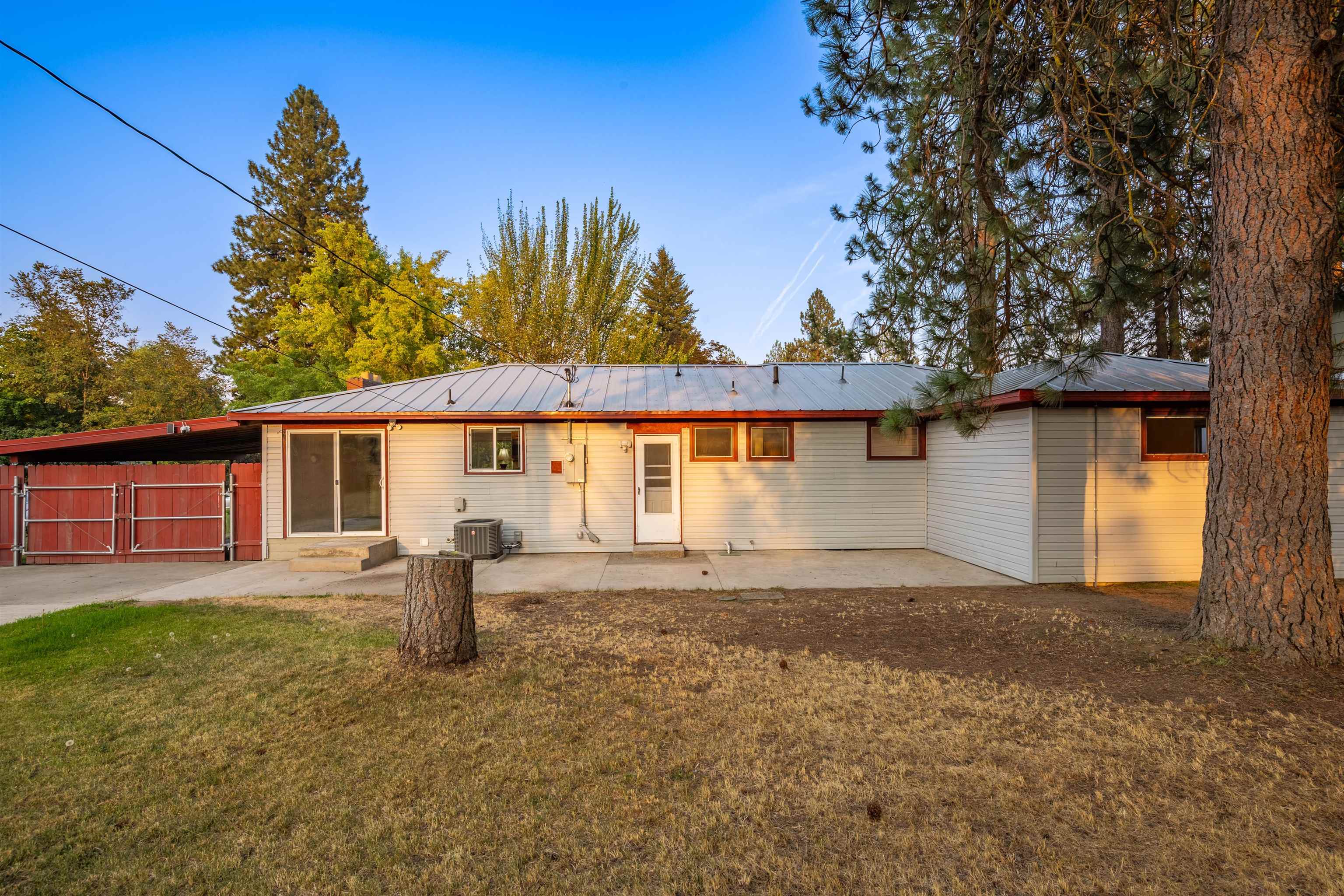 8223 N HOWARD St - Photo 40