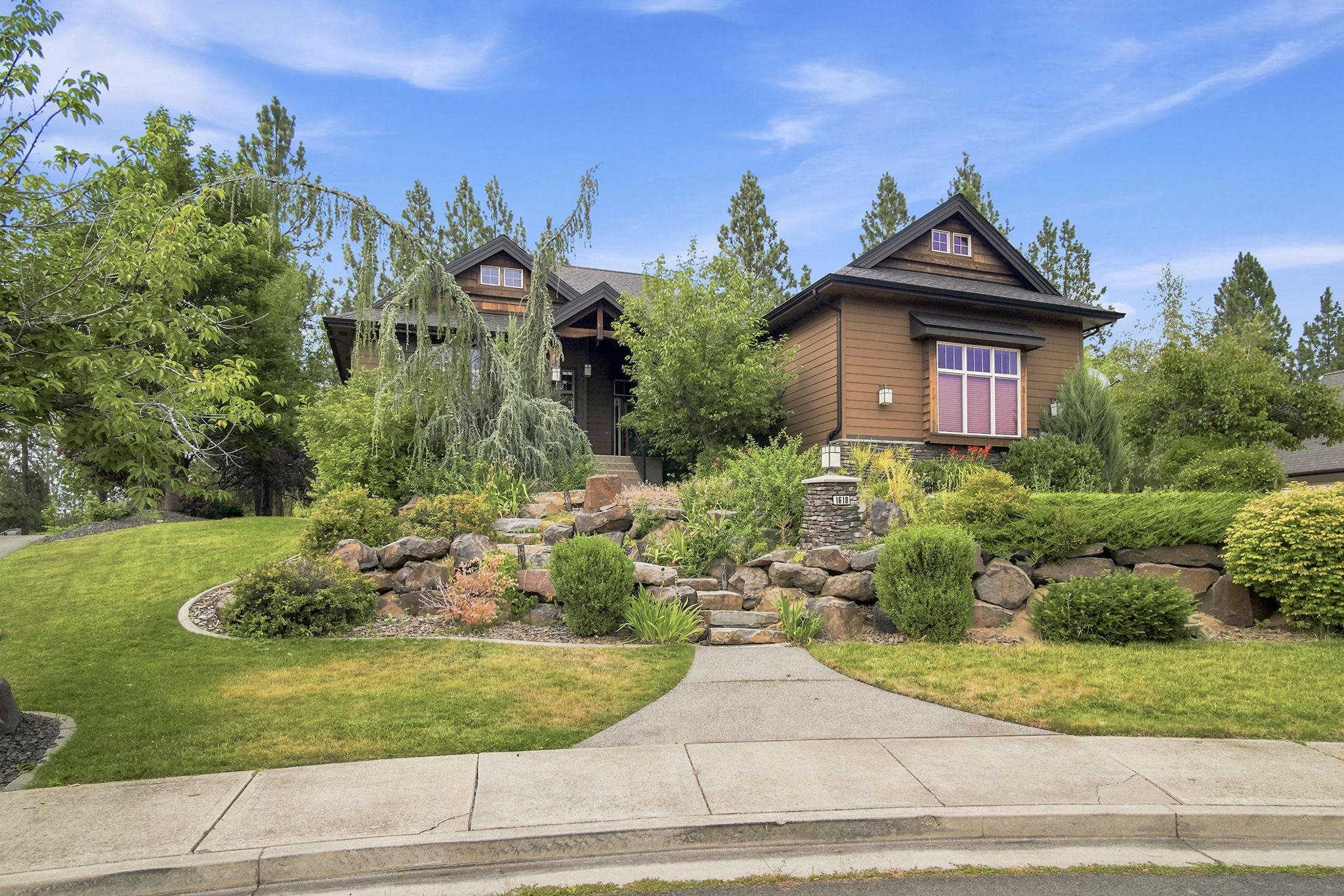 1610 W Panorama Ave - Photo 1