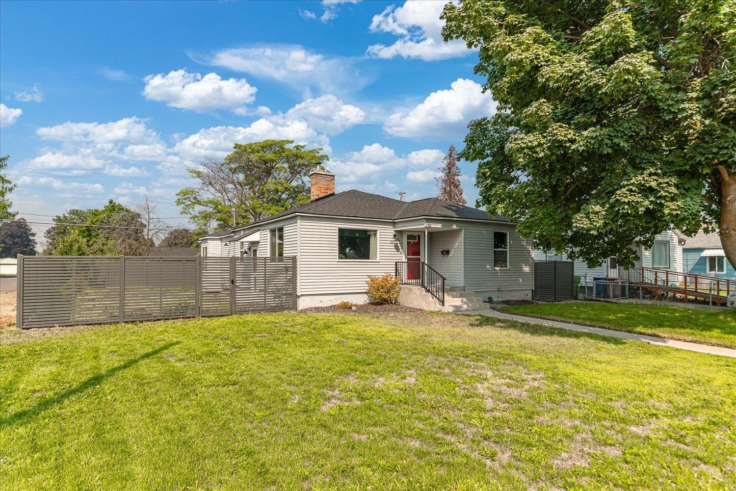 1803 N Cook St - Photo 2