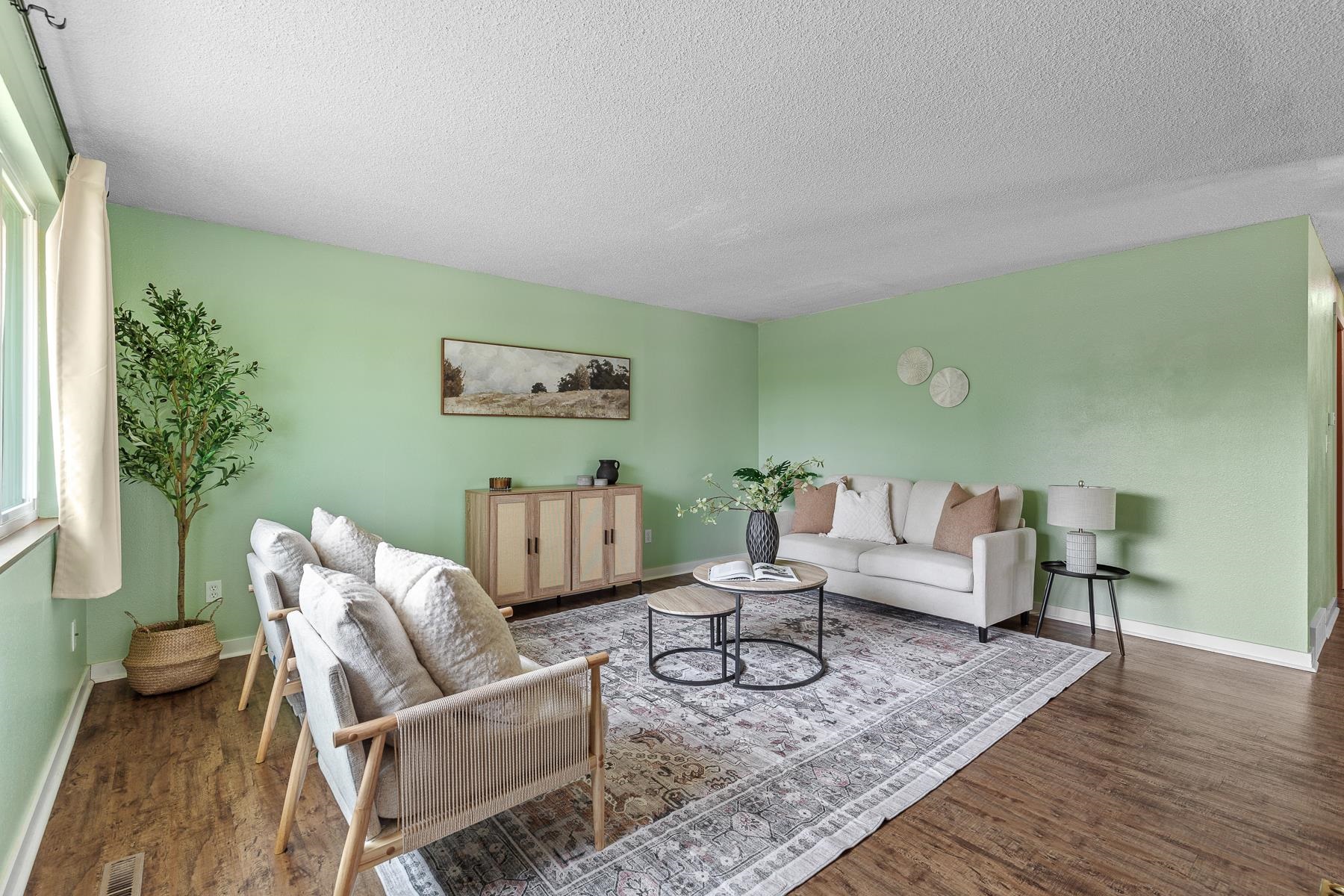4318 W Queen Ave - Photo 4