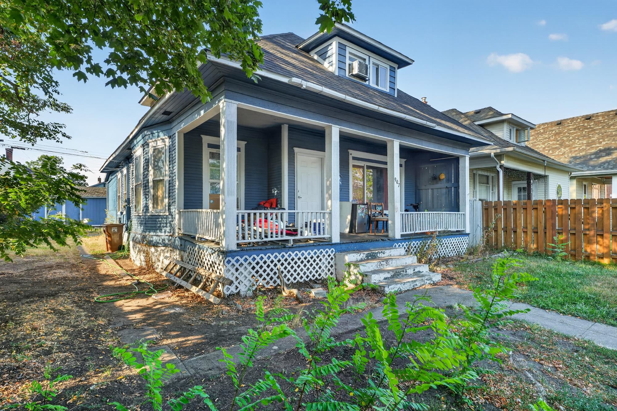 907 W Montgomery Ave - Photo 2