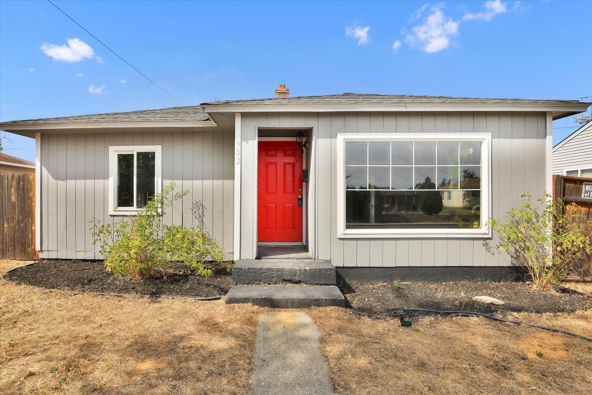 903 E Rowan Ave - Photo 2